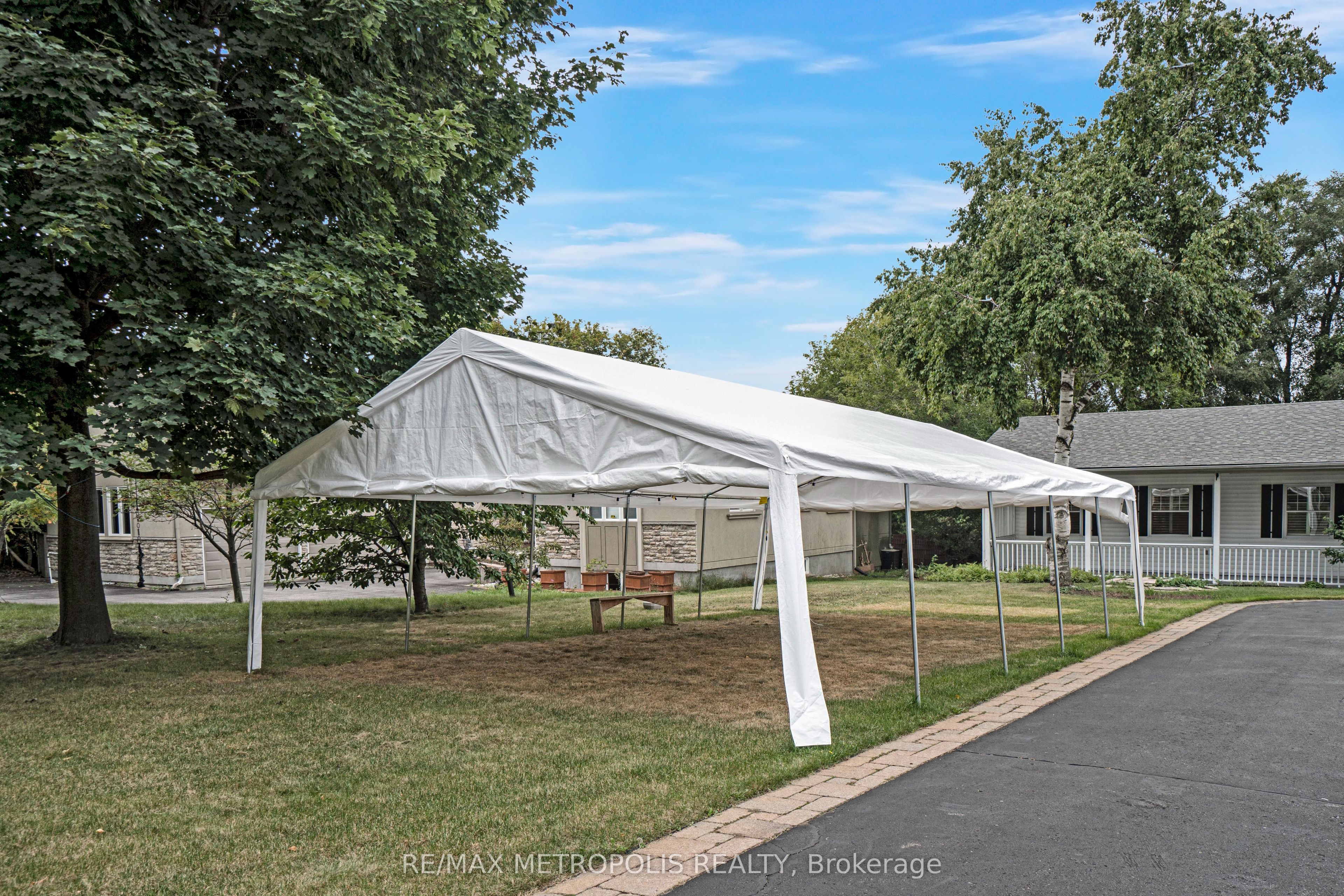 1872 Appleview Road