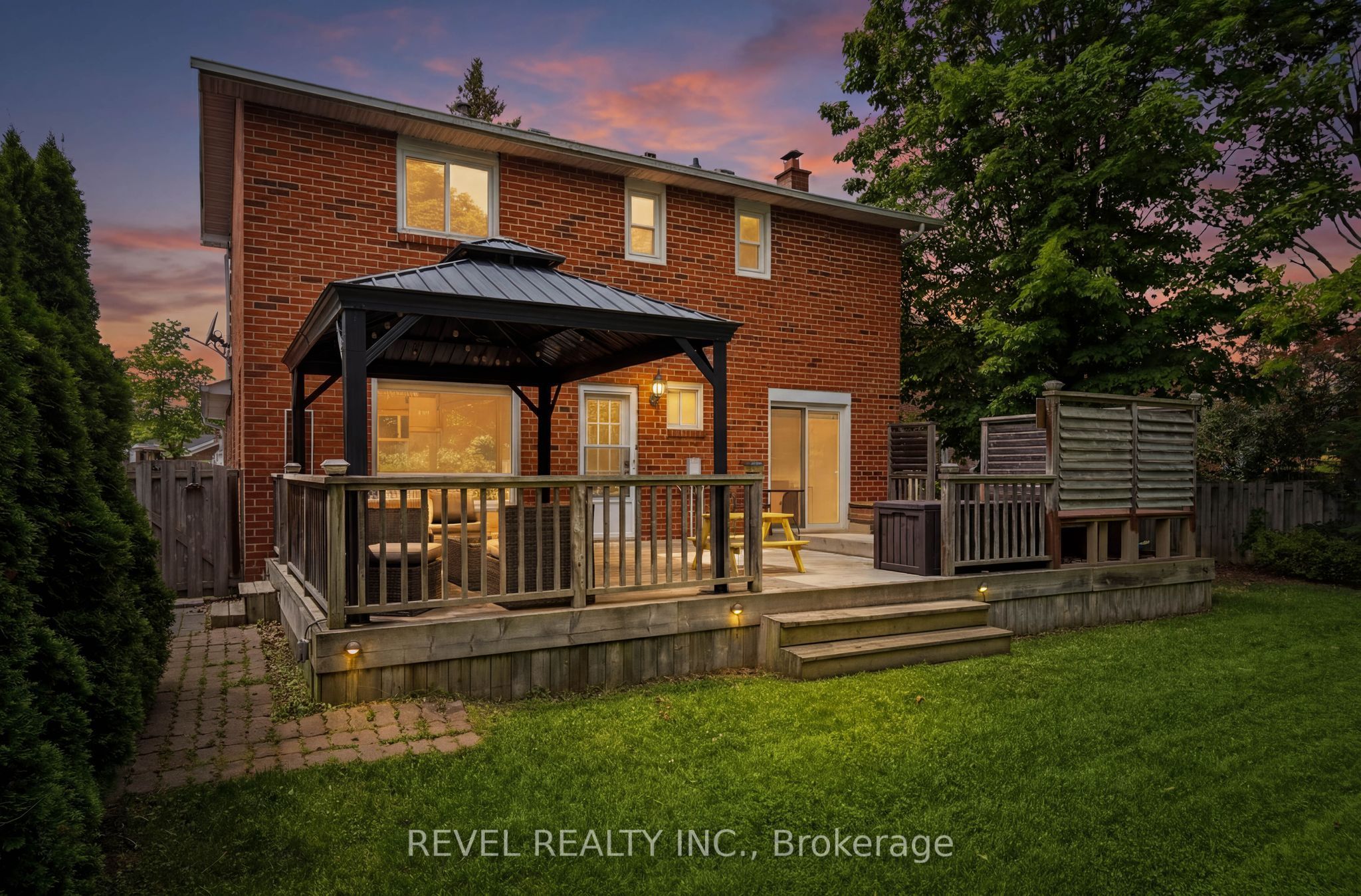 13 Flowers Crescent