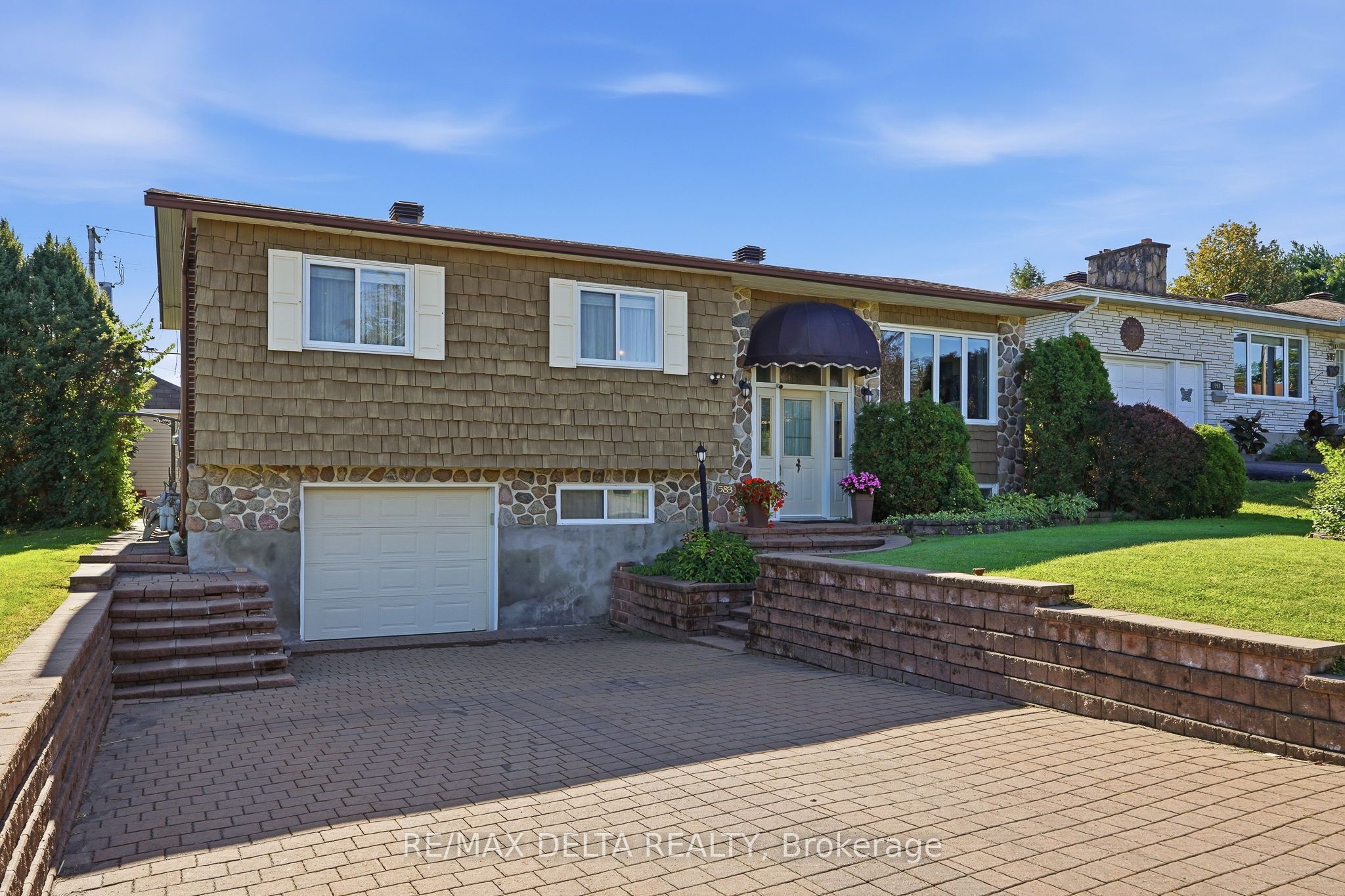583 Theriault Street