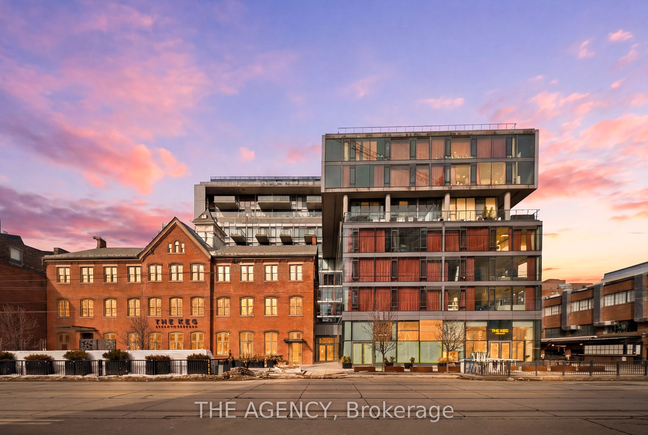 560 King Street W 508