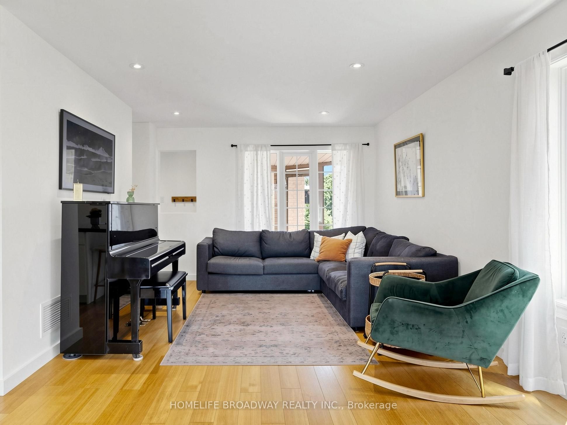 1118 Gossamer Drive
