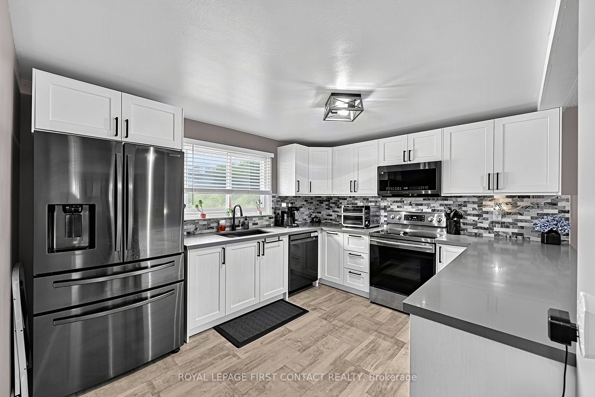 233 Innisfil Street 8