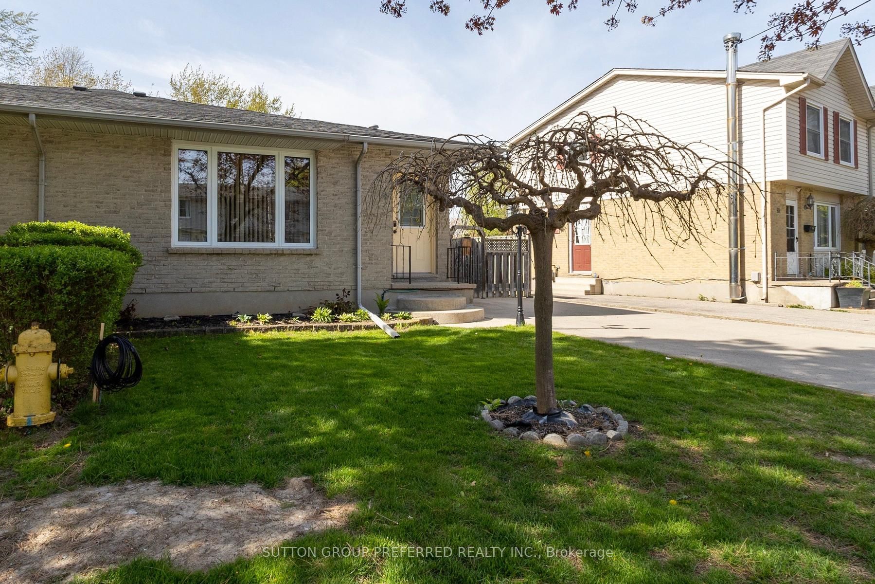 95 Scotchmere Crescent