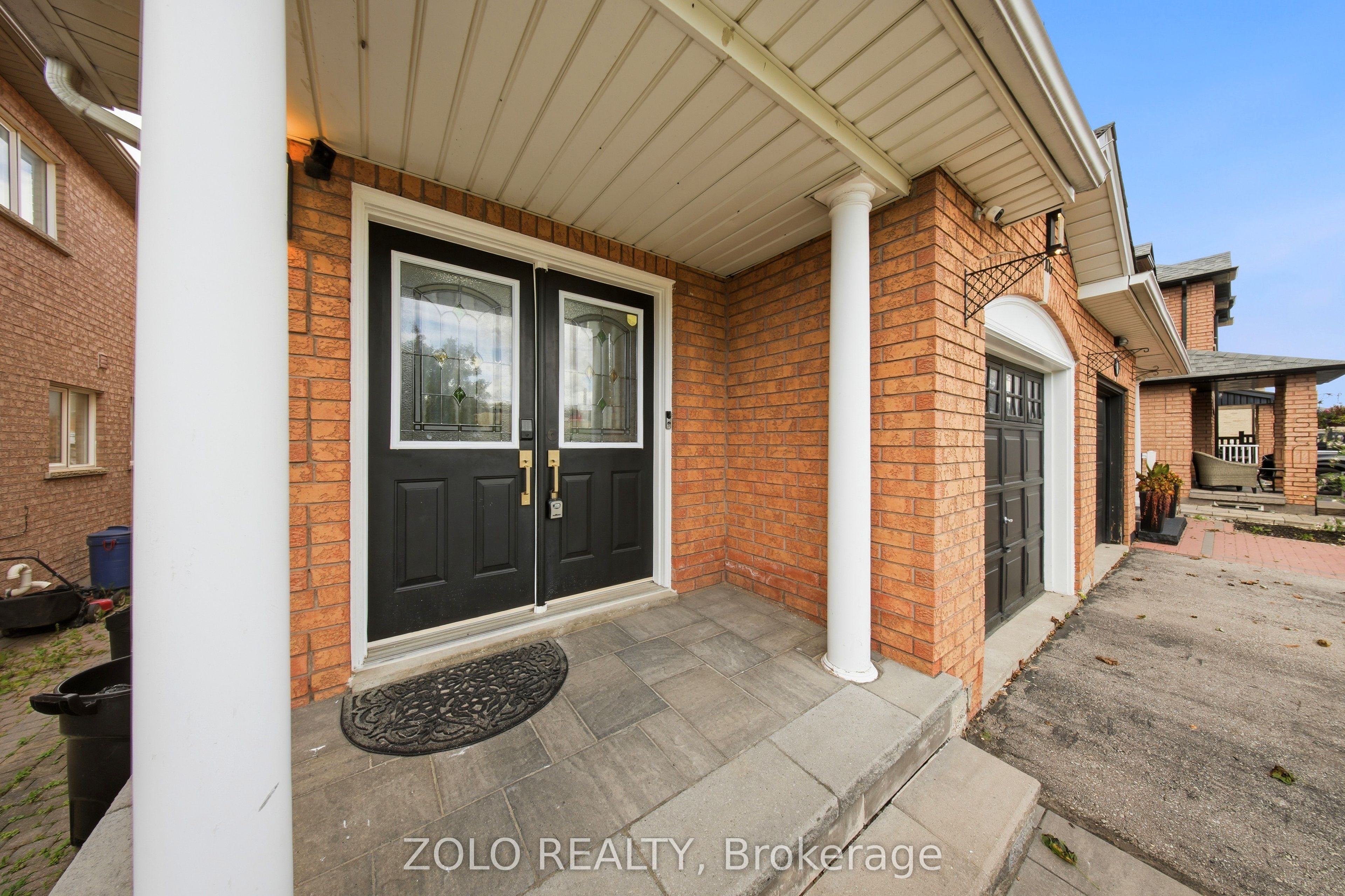 106 Rosanna Crescent