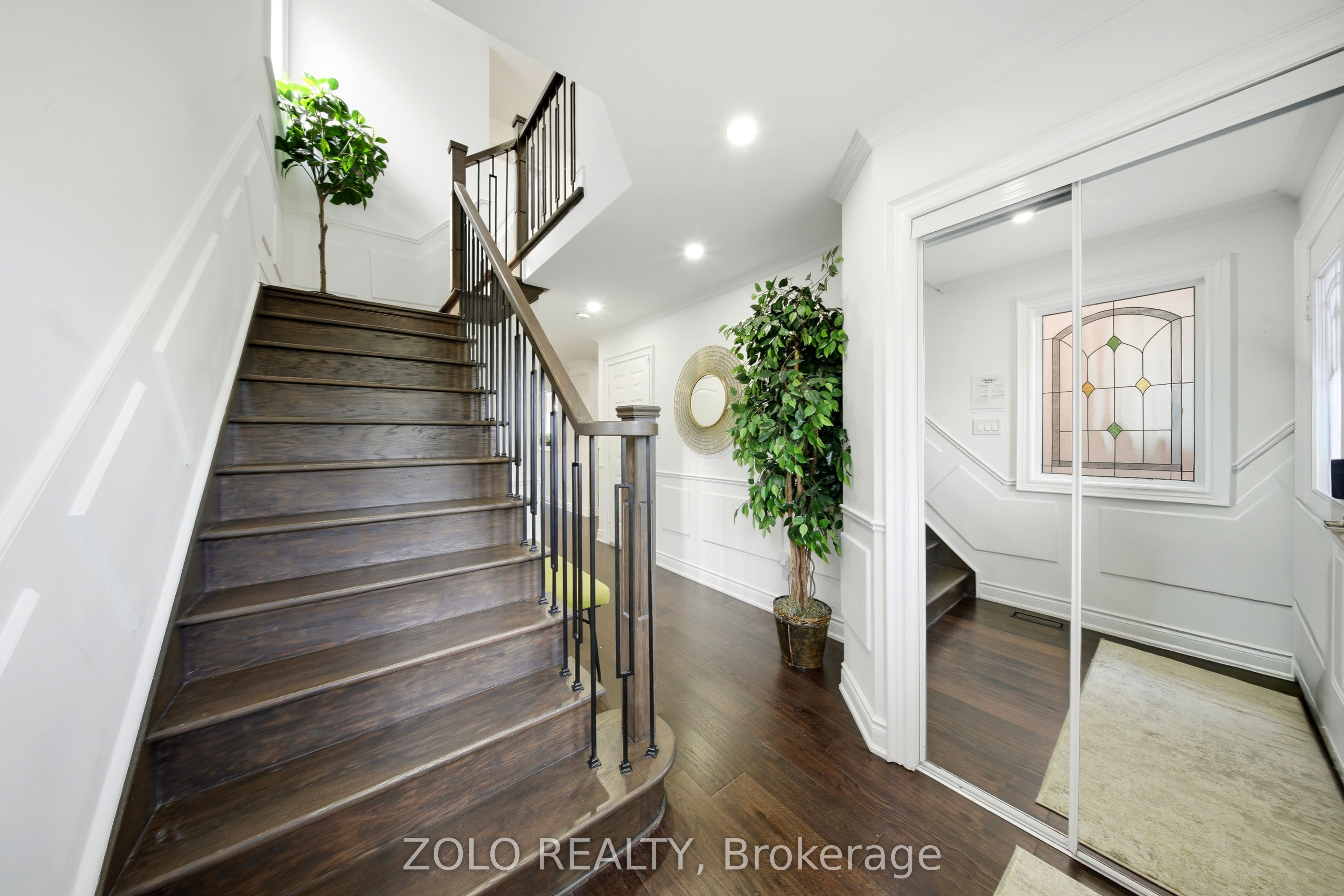 106 Rosanna Crescent