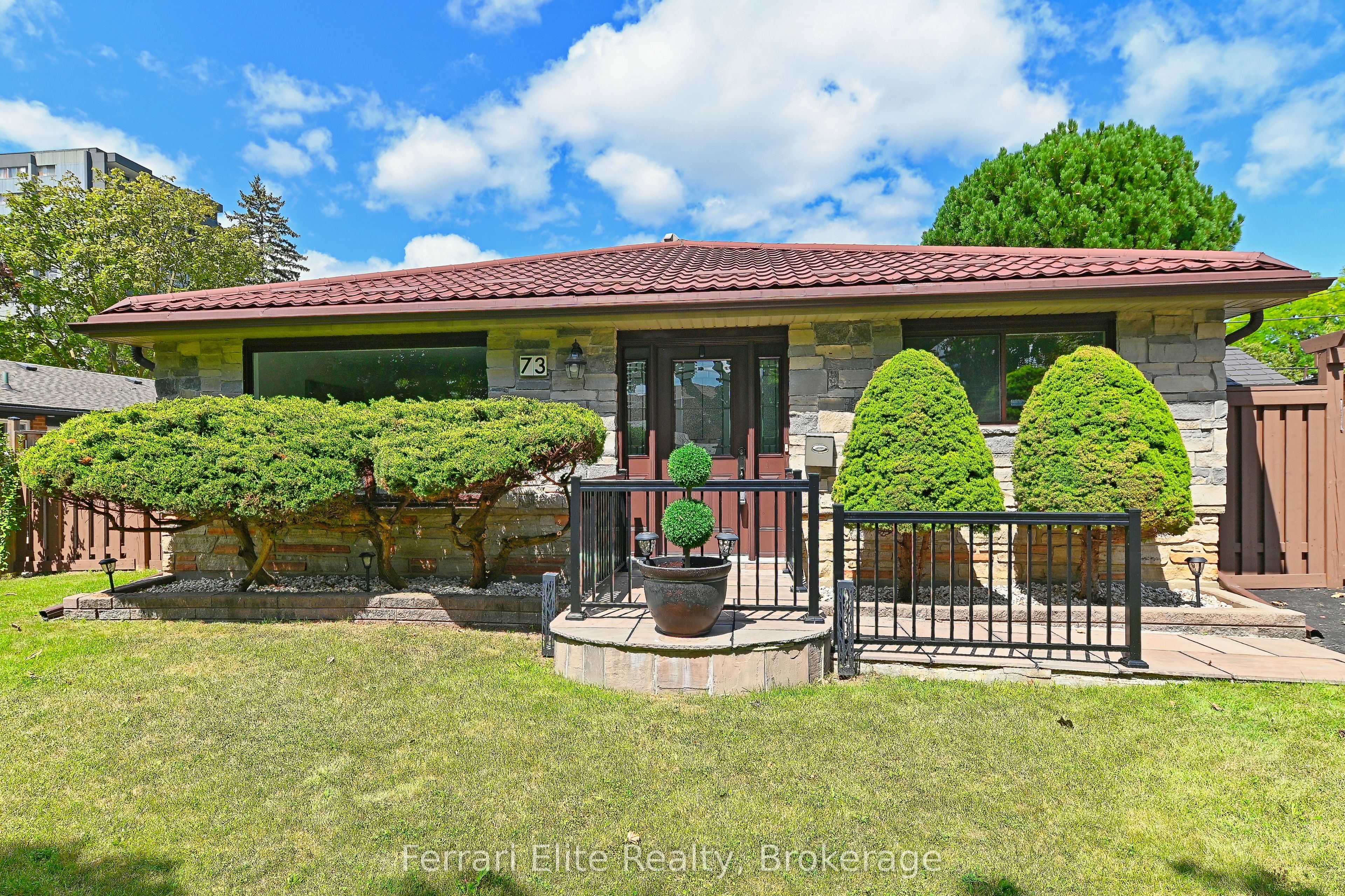 73 Farley Crescent