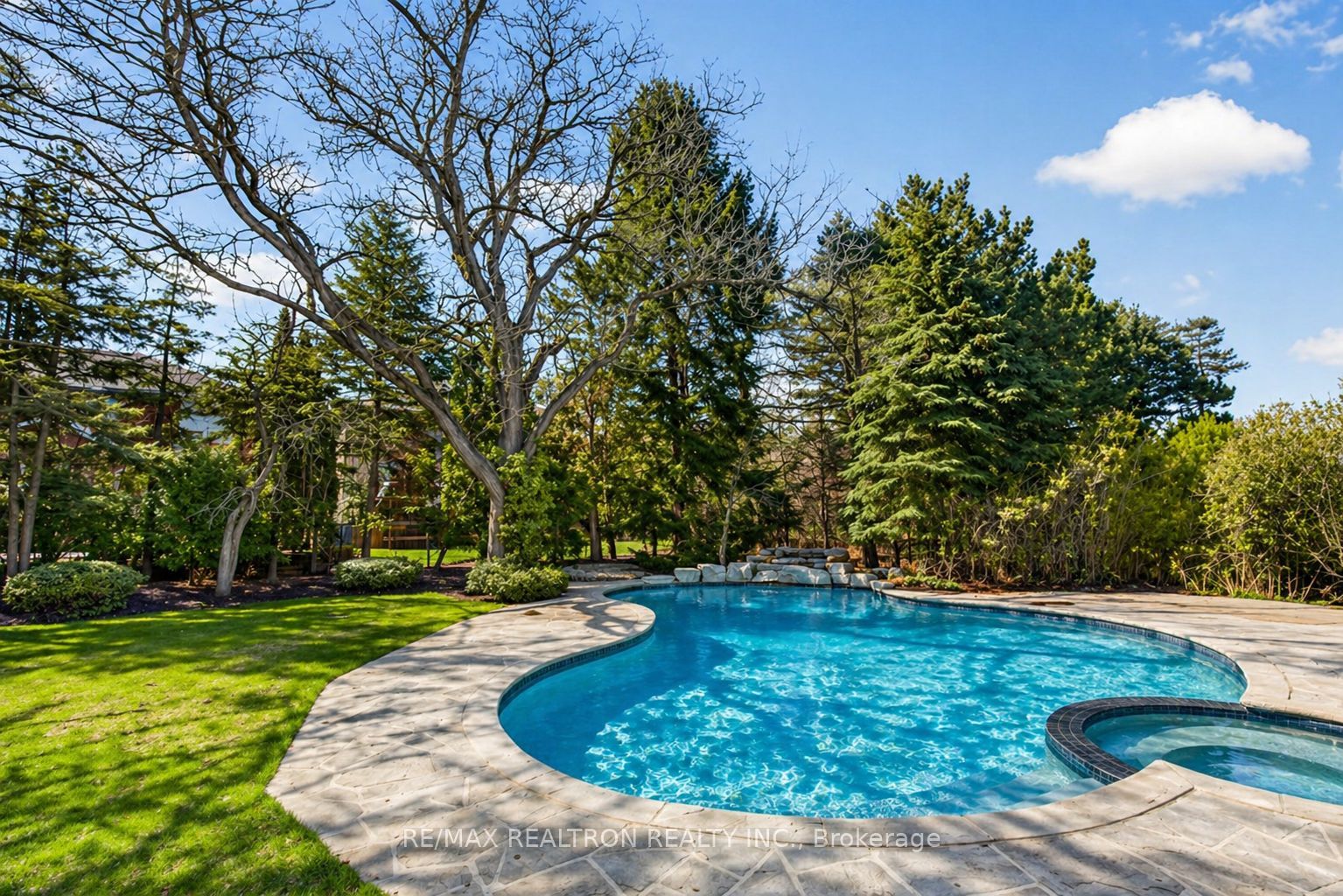 75 Arnold Avenue