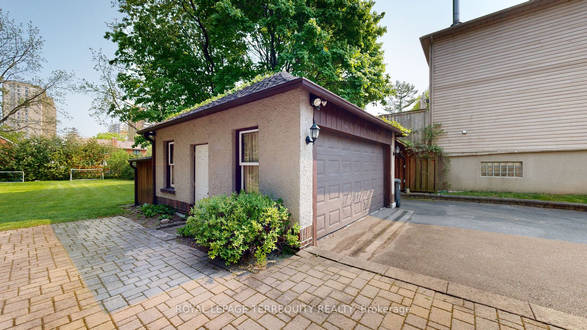 65 Burnhamthorpe Crescent