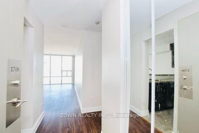 330 Rathburn Road W 1706