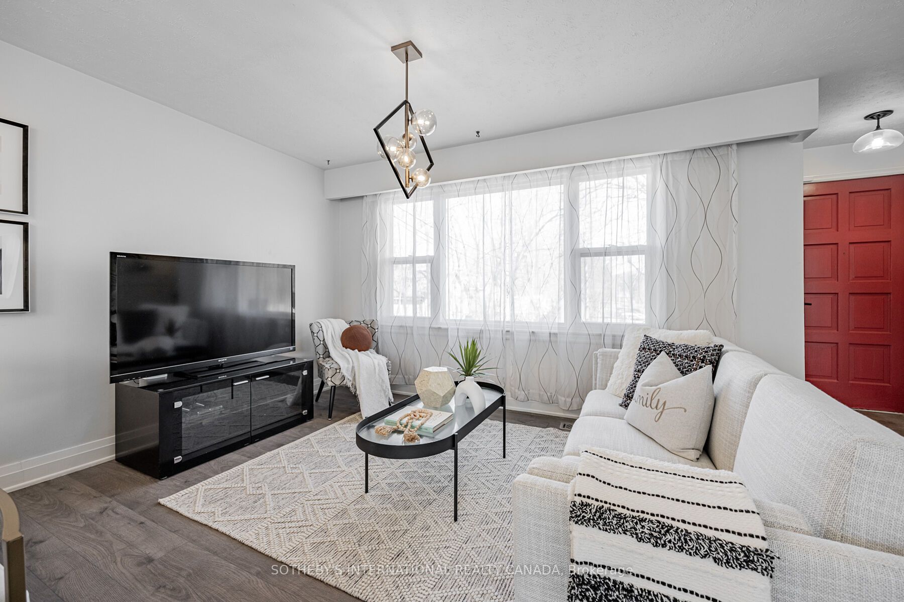 4075A Lawrence Avenue E