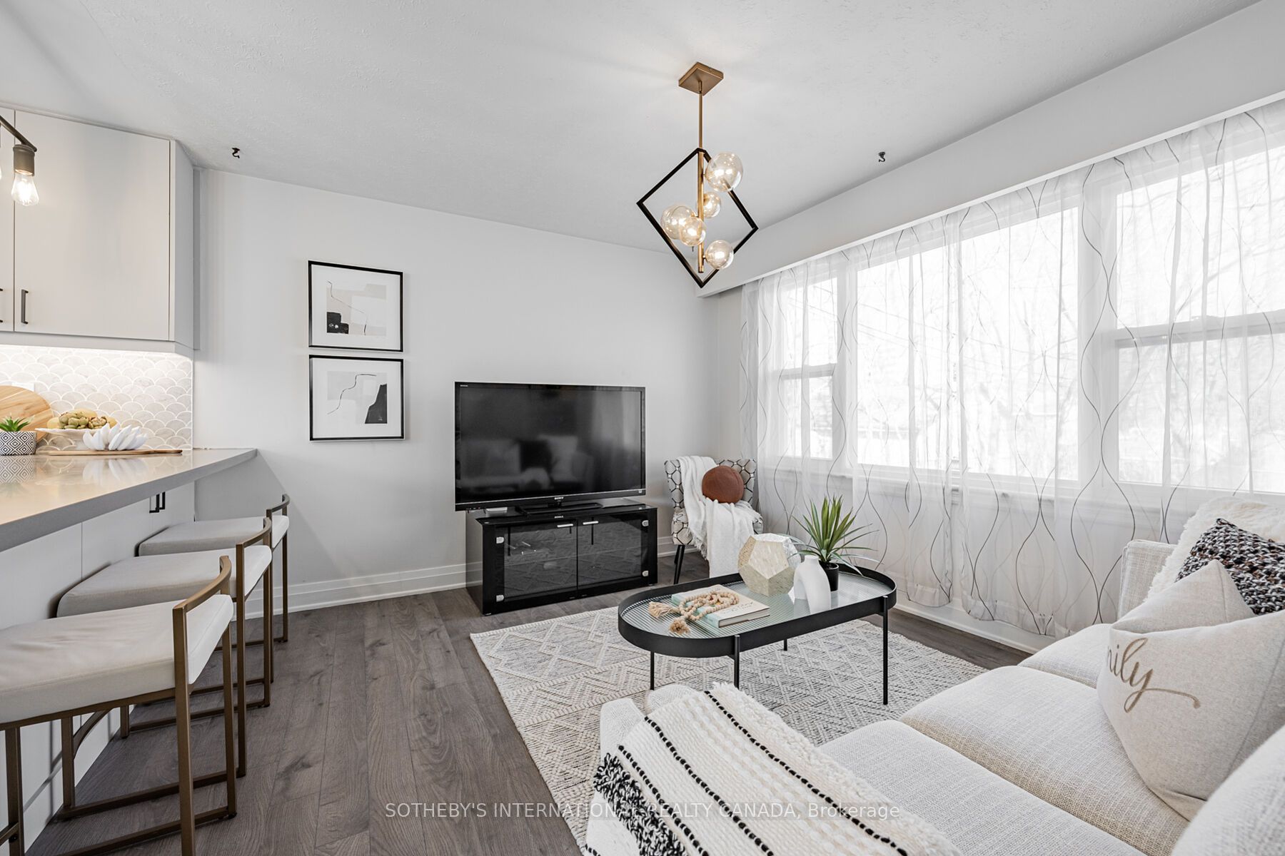 4075A Lawrence Avenue E