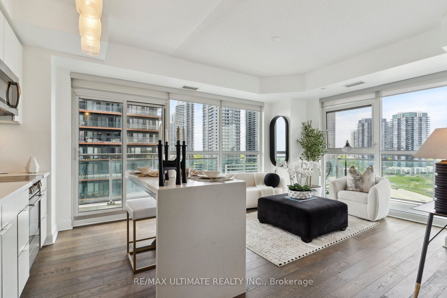 33 Shore Breeze Drive 1003