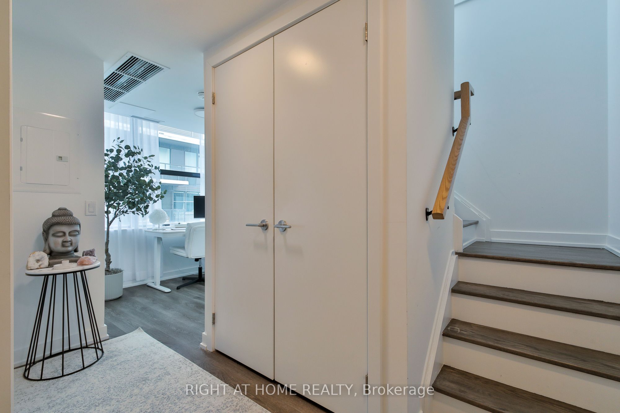 1612 Charles Street 428