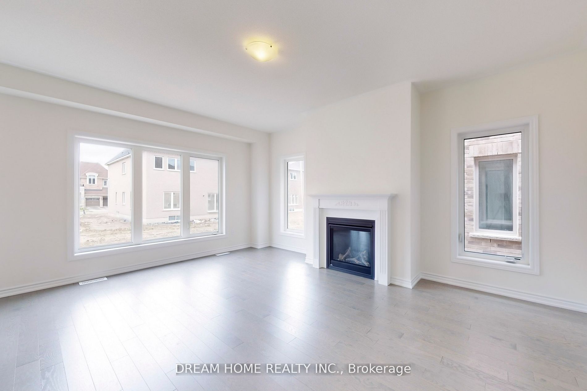 7 Charles White Court