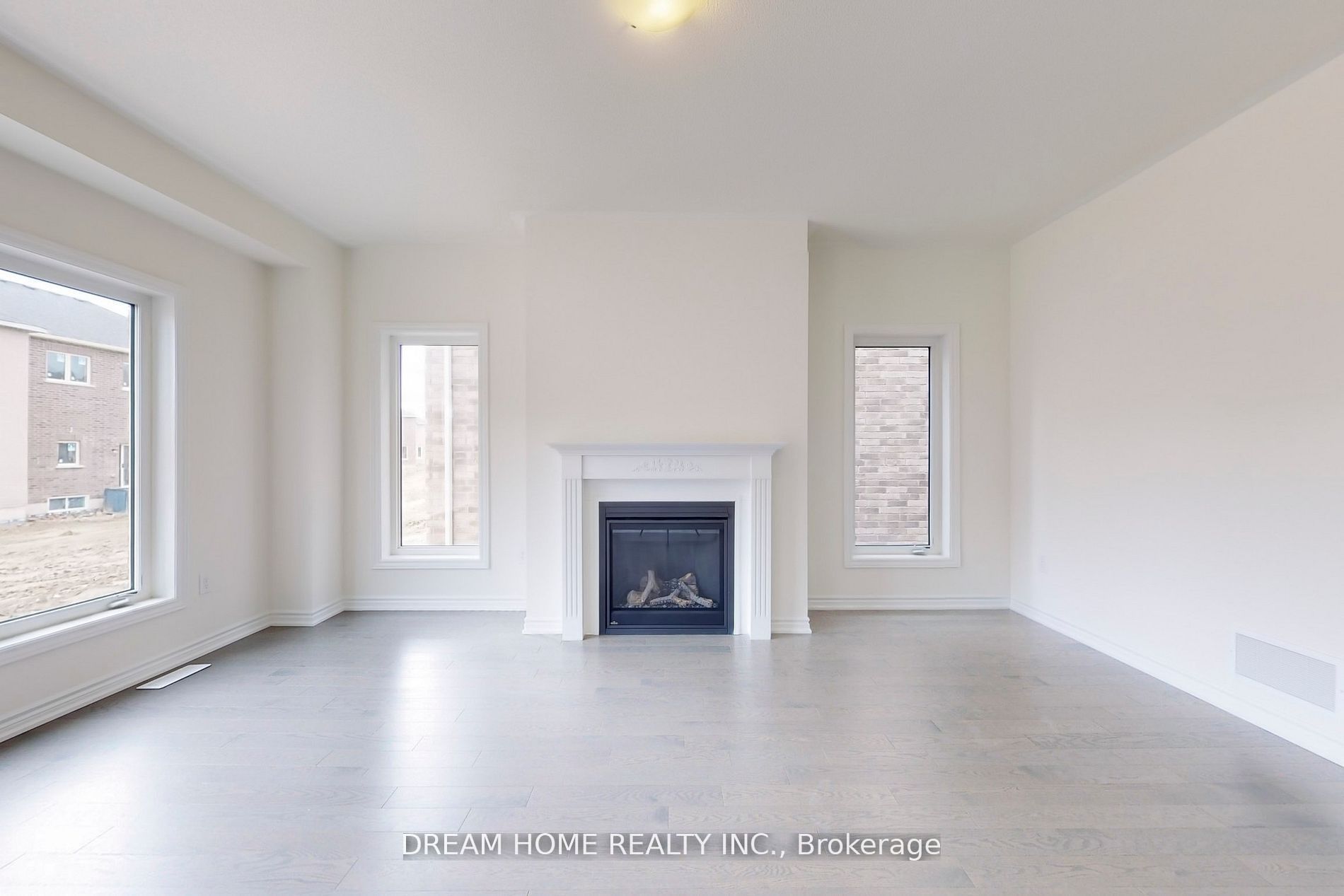 7 Charles White Court