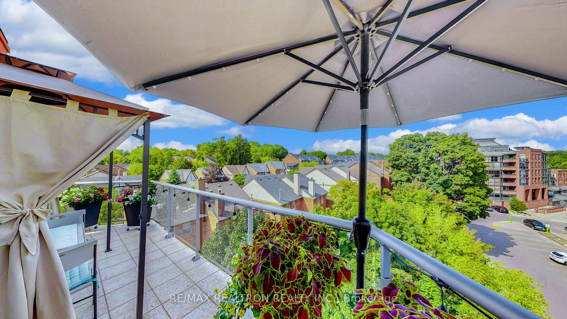 160 Woodbridge Avenue PH 609