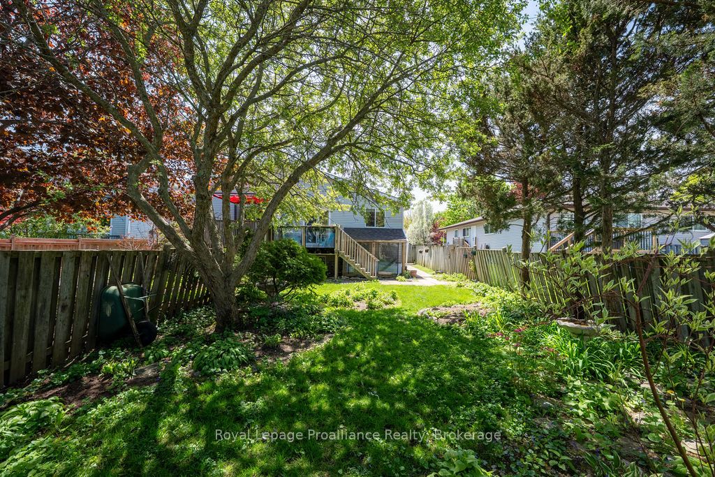 611 Barnsley Crescent
