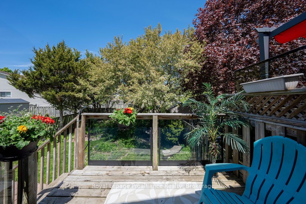 611 Barnsley Crescent