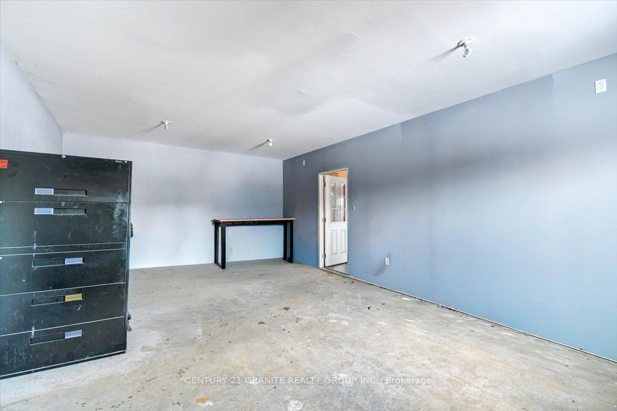 1725 Loop Road