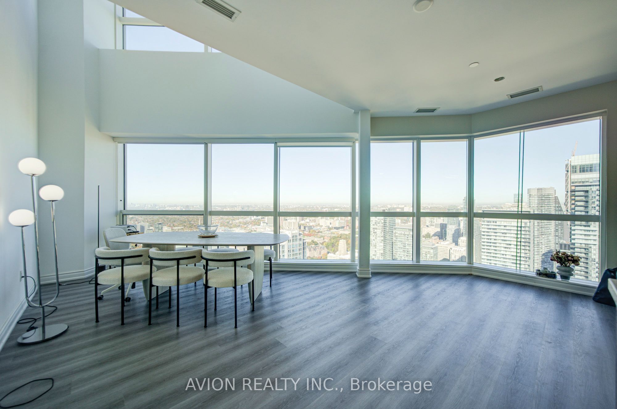 386 Yonge Street 5716
