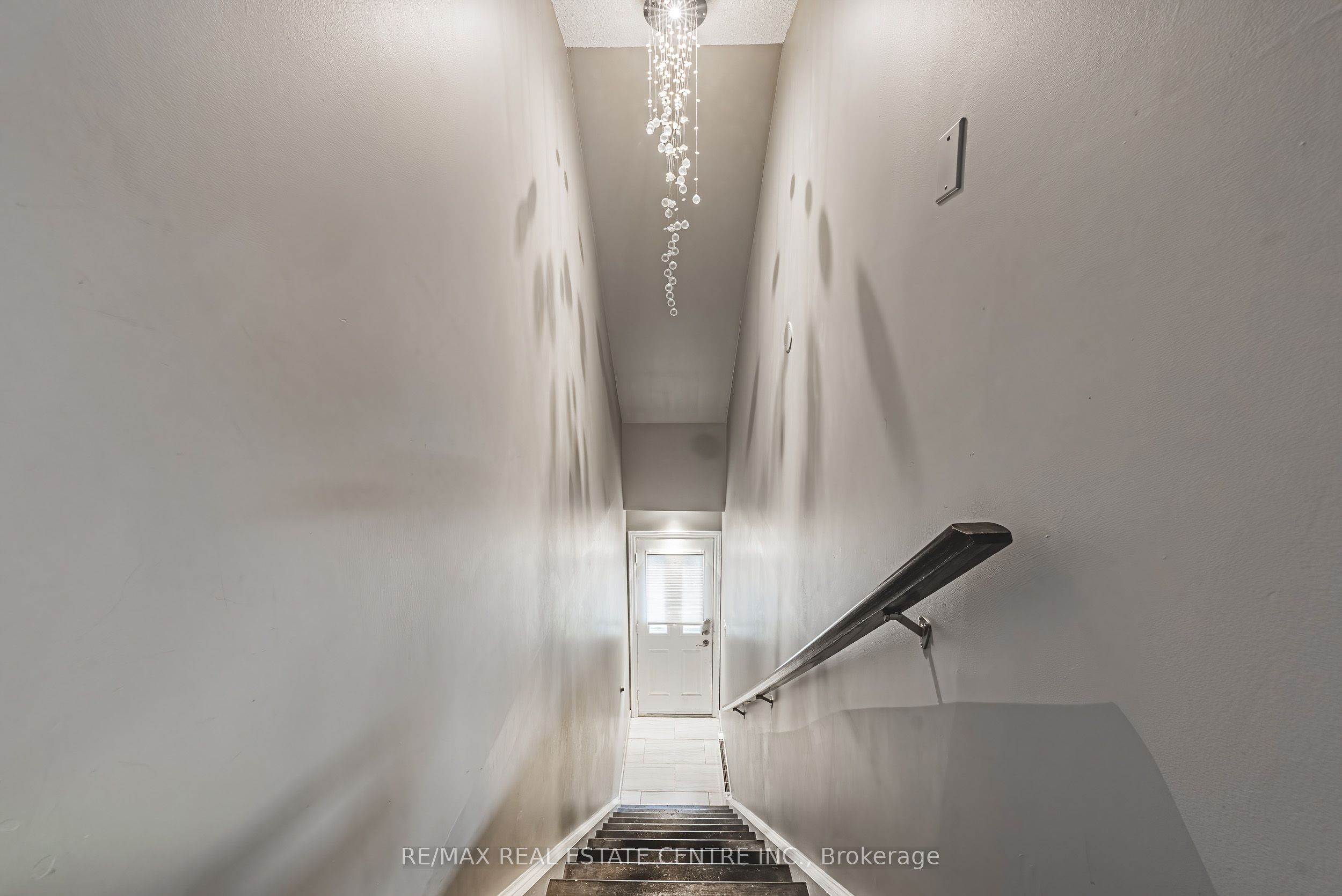 266 LIMERIDGE Road E 3