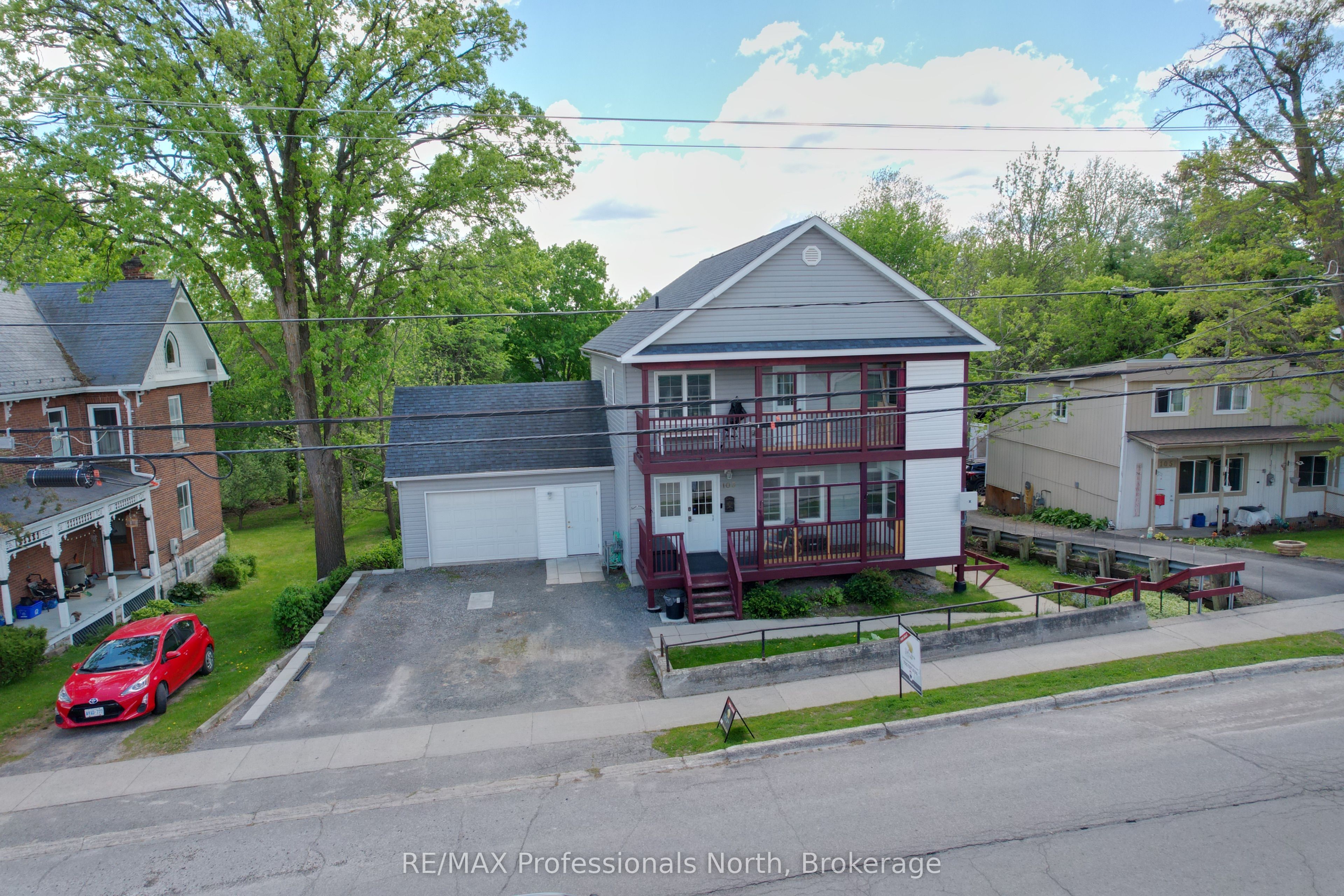 103 St Lawrence Street W
