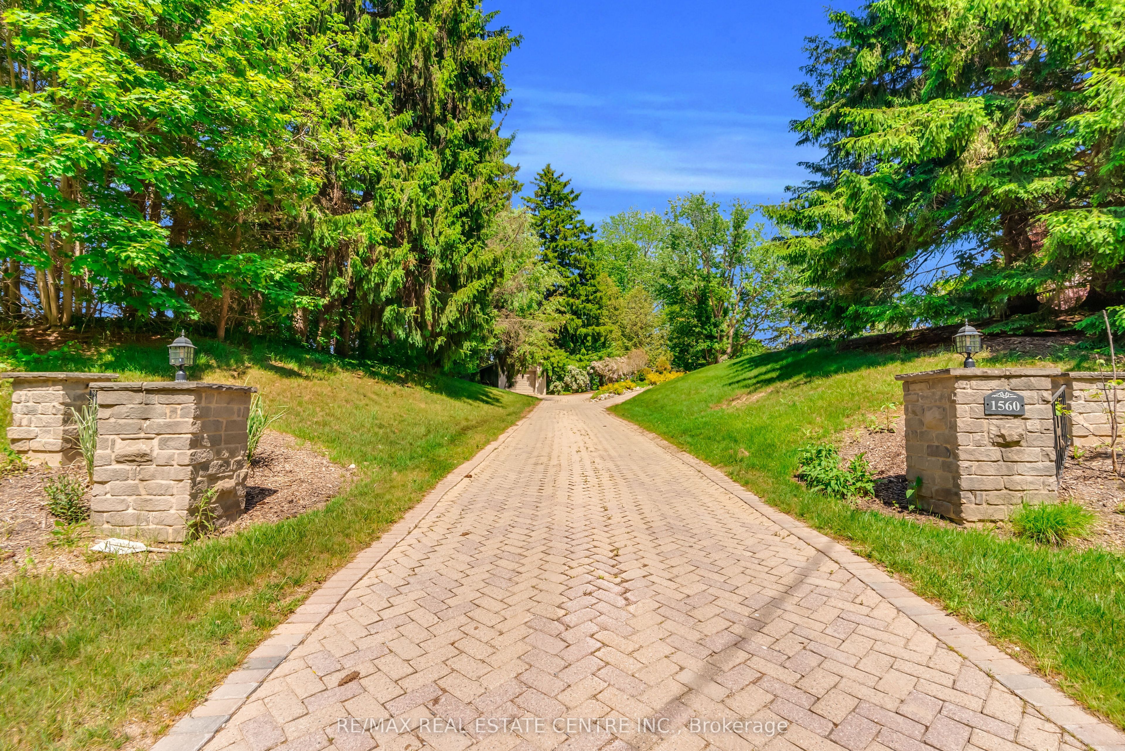 1560 Elgin Road