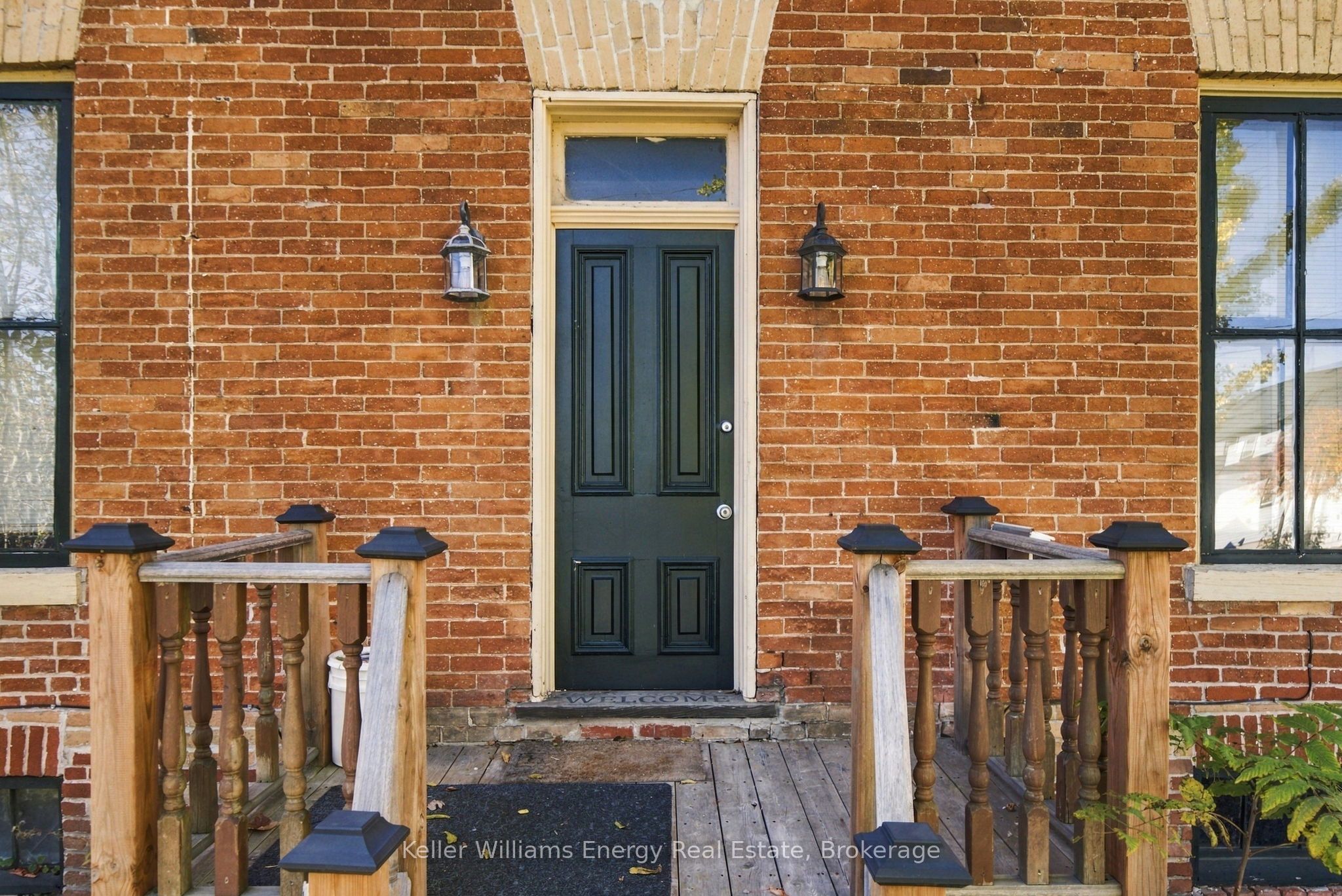 342 Mary Street N