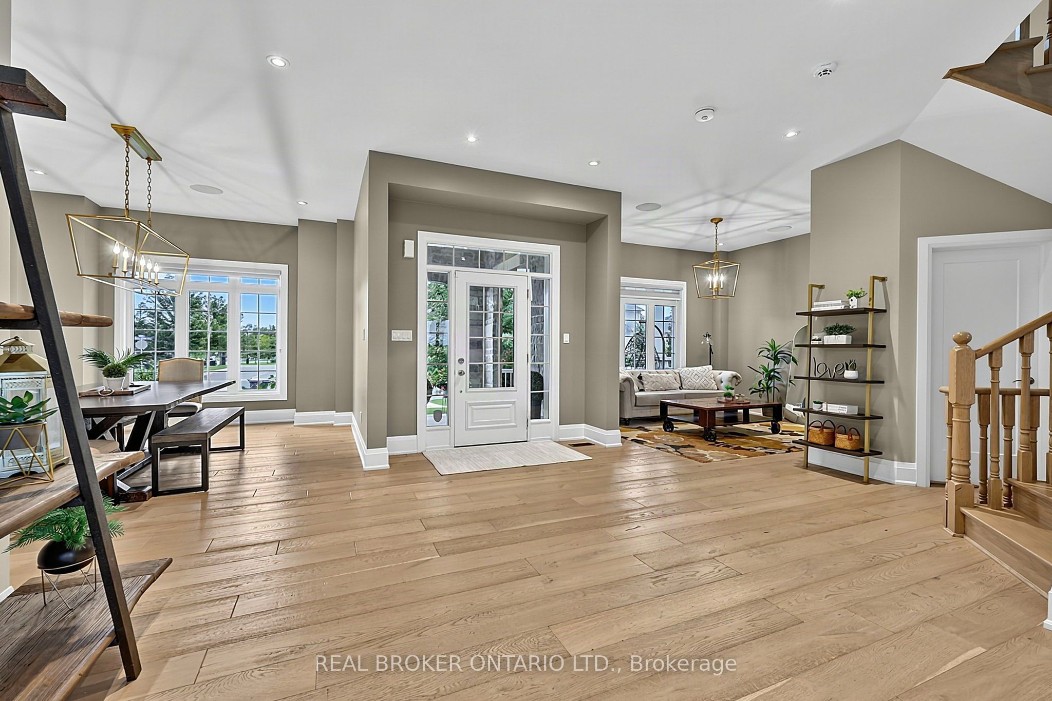 64 Manor Glen Crescent