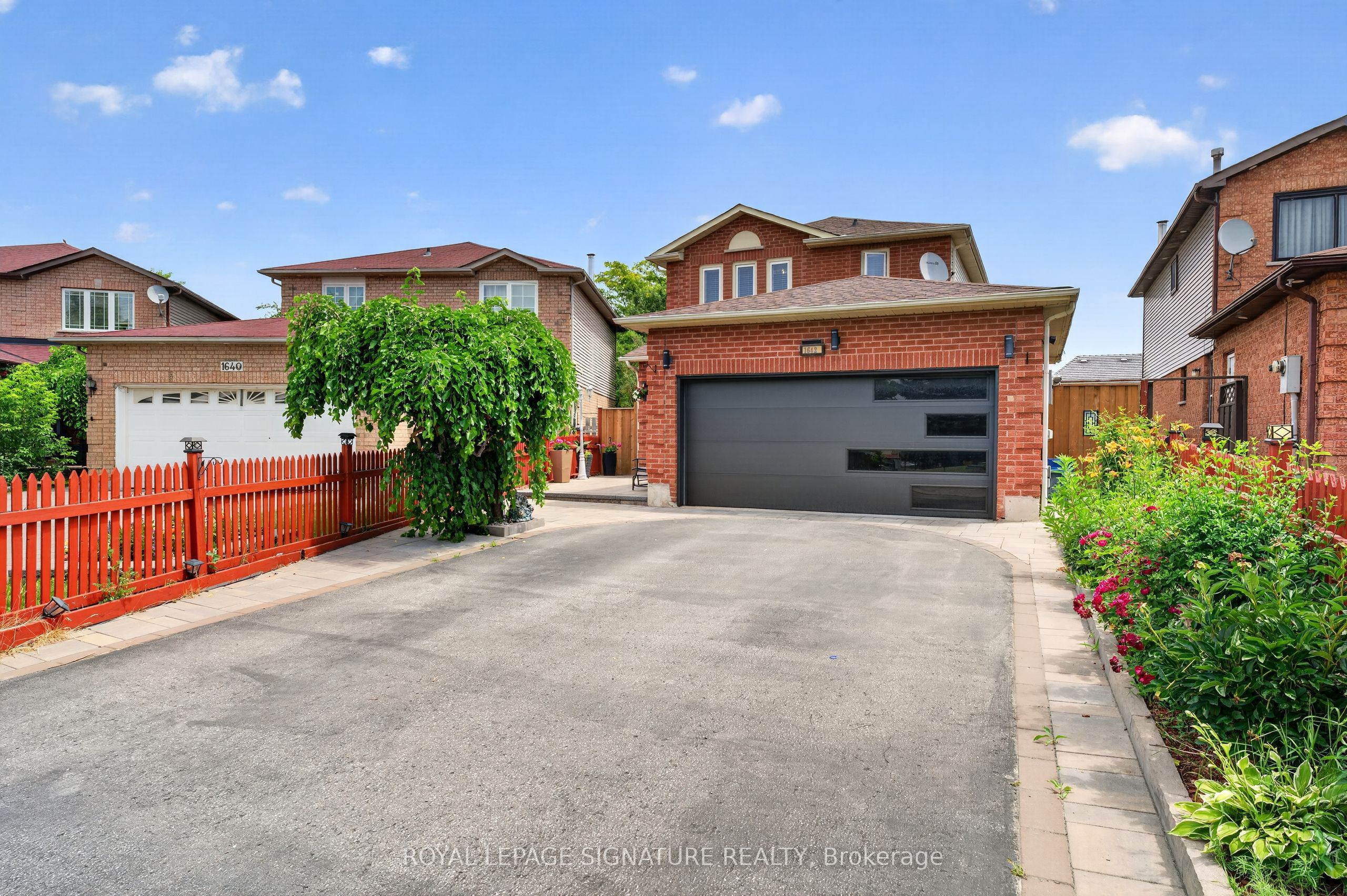 1642 Pepperwood Gate