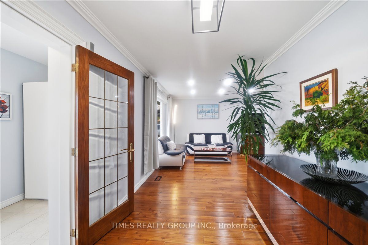 651 Burnhamthorpe Road