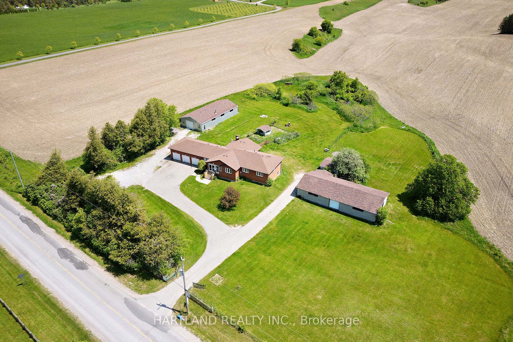 5125 Concession 4 Road E