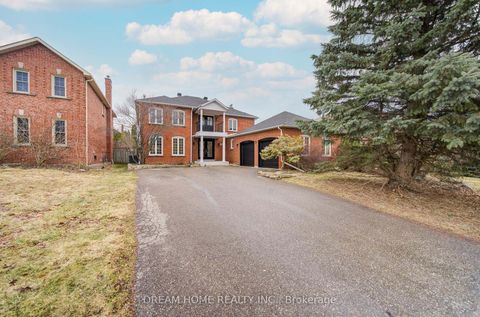 352 Kennedy Street W Aurora ON L4G 5M4