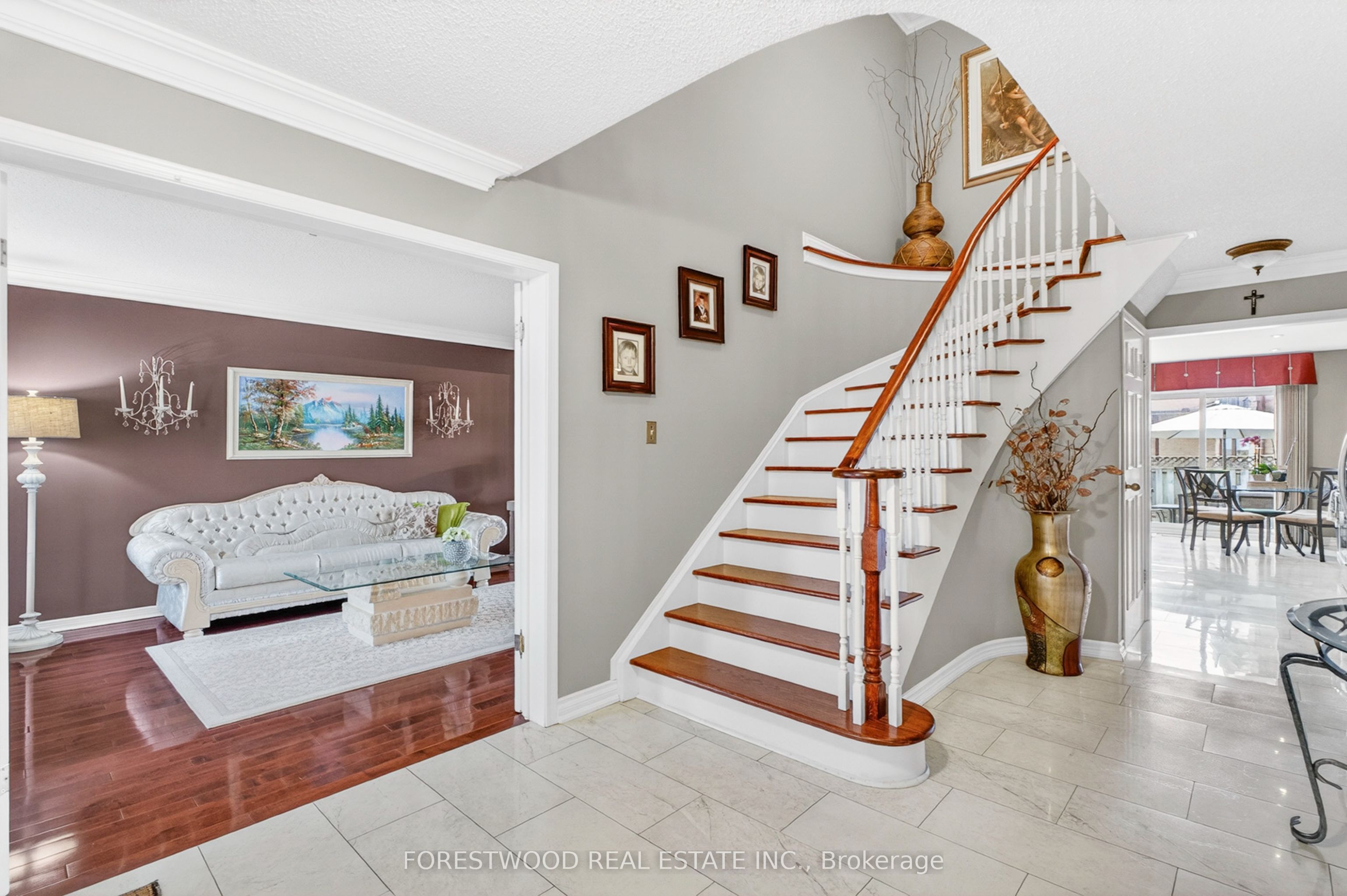 566 Huntington Ridge Drive