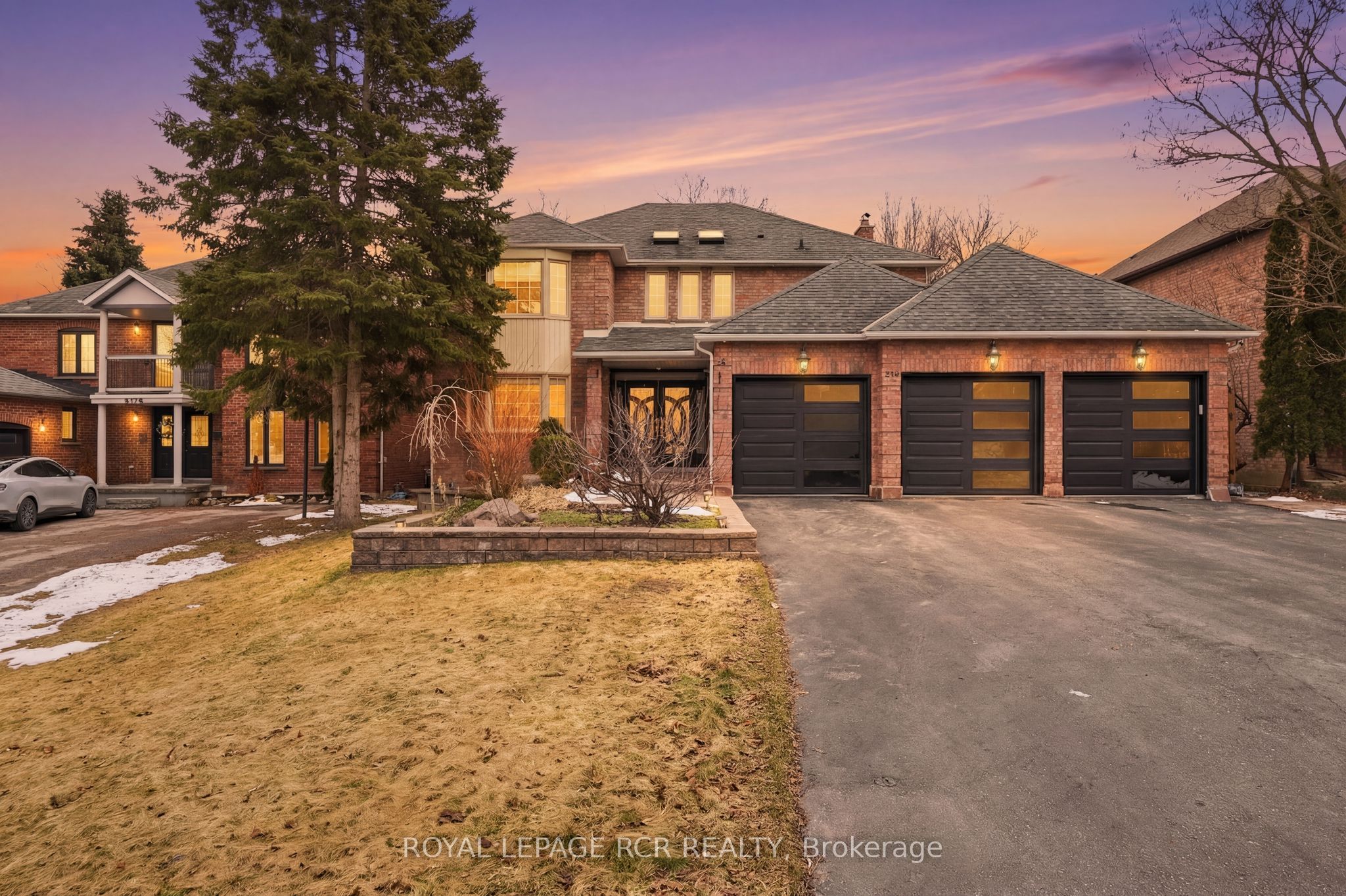 369 Kennedy Street W