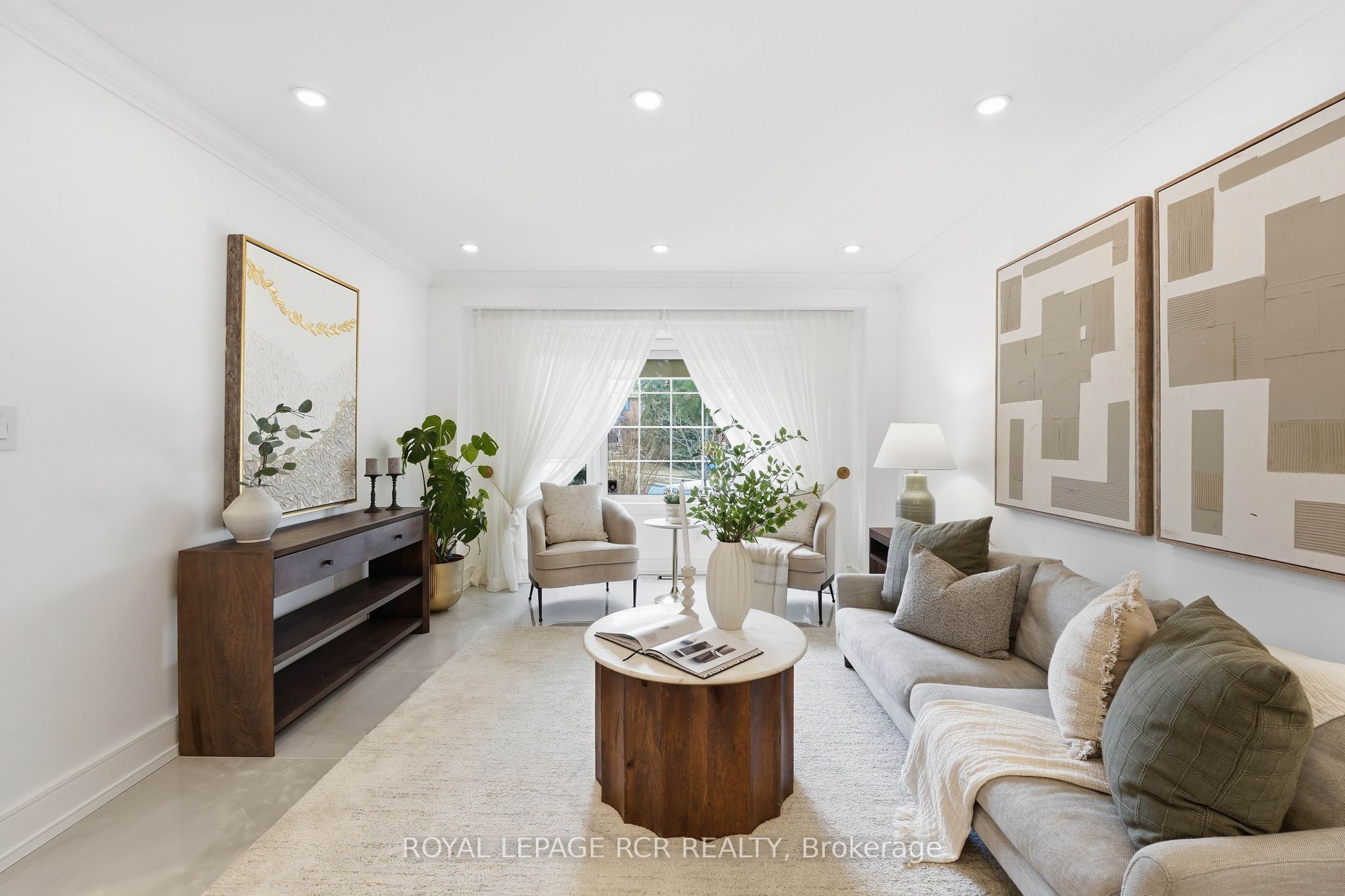 369 Kennedy Street W