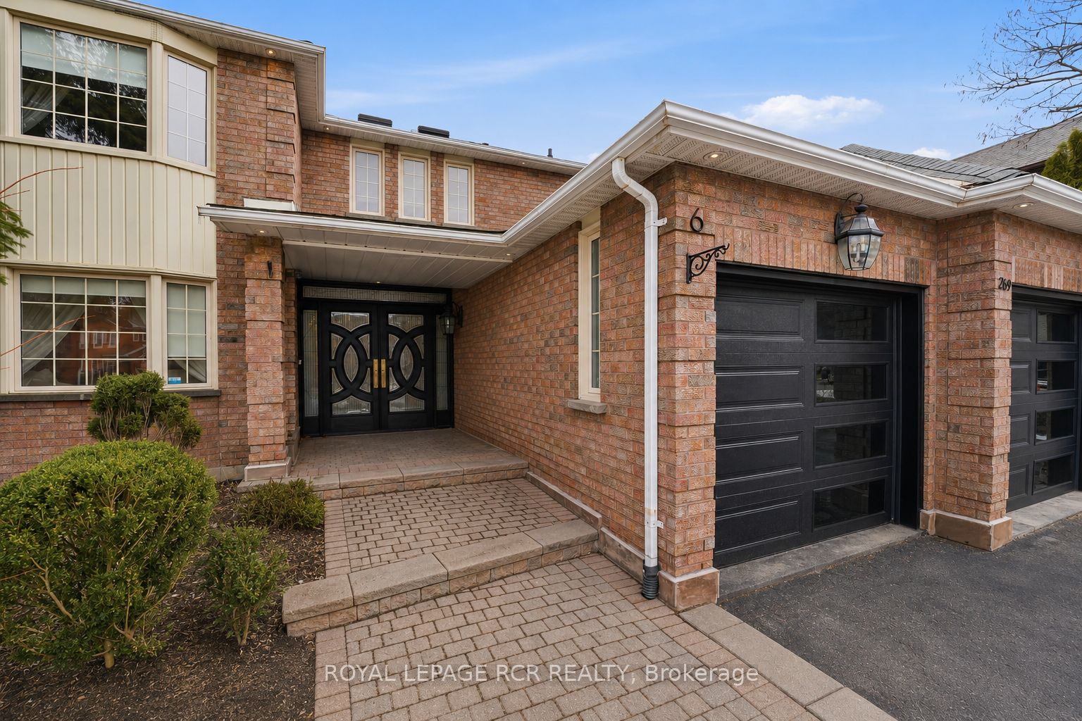 369 Kennedy Street W