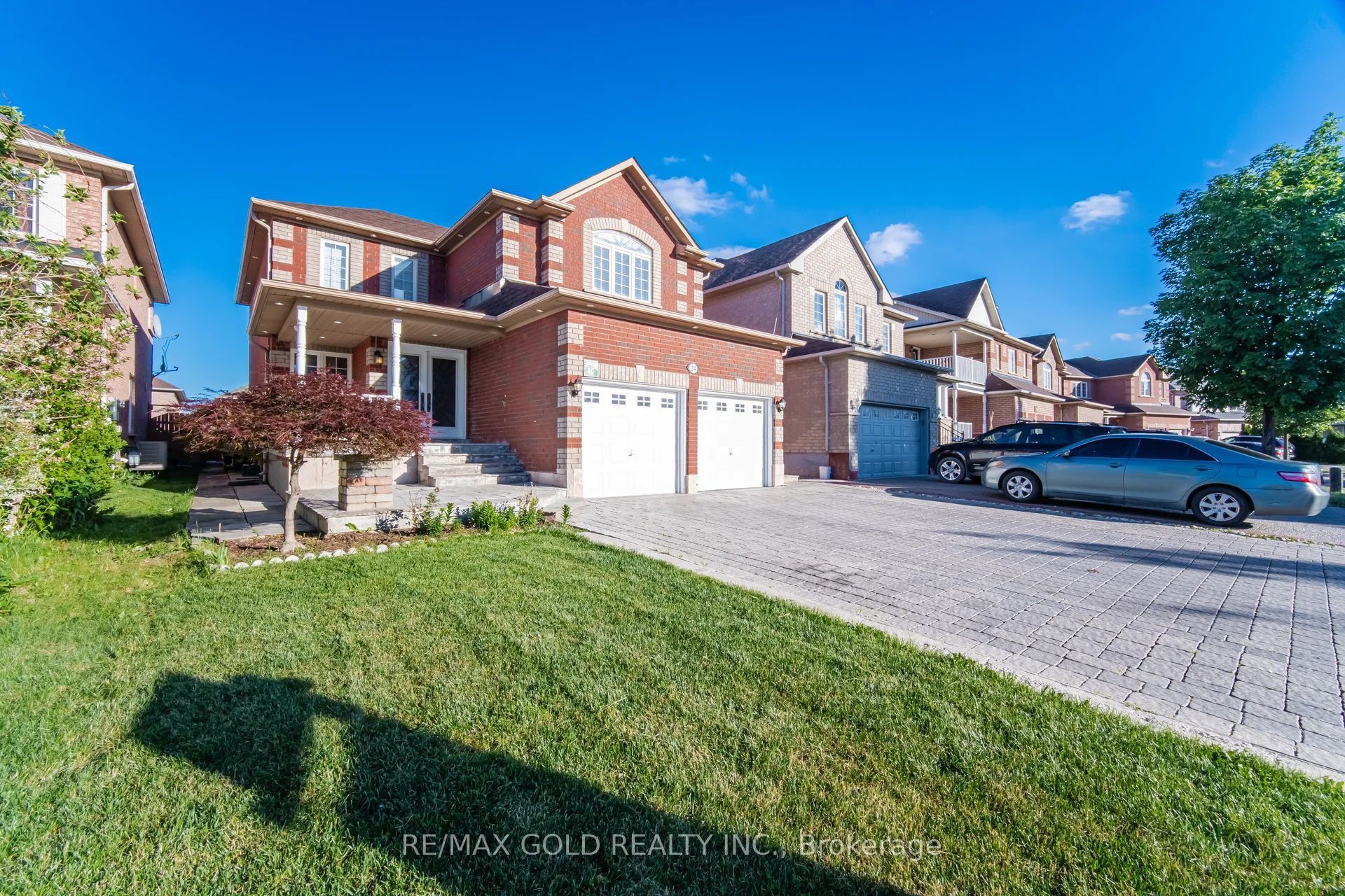 24 Whitehouse Crescent