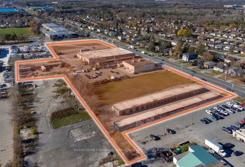 0,43,79 Taunton Road W Oshawa ON L1G 7B4