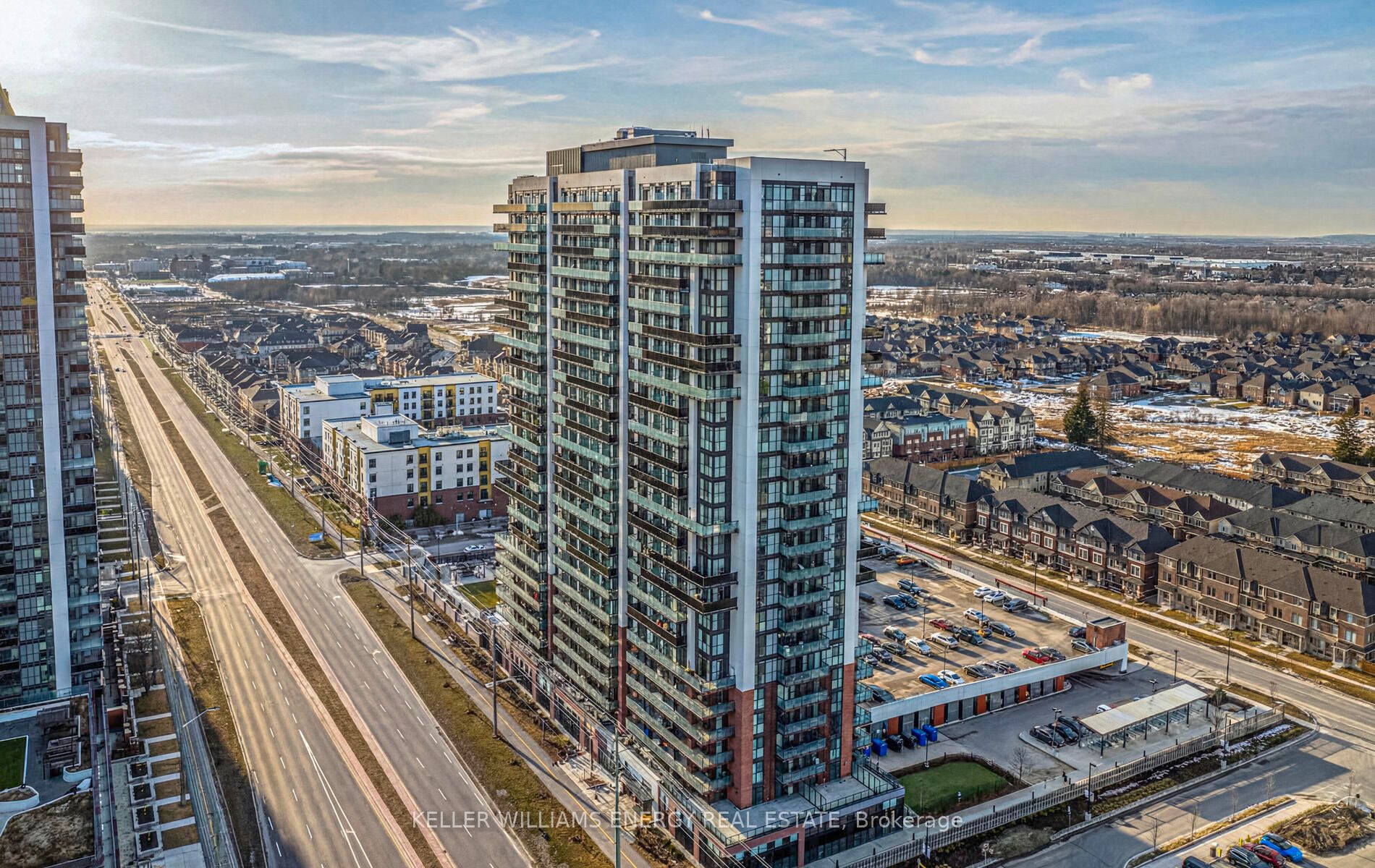 2550 Simcoe Street N 405