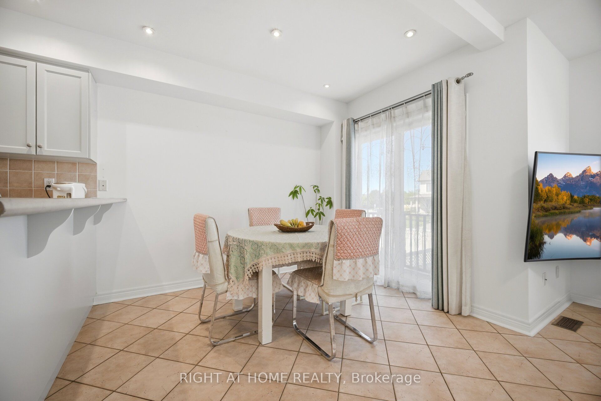 8 Richelieu Court