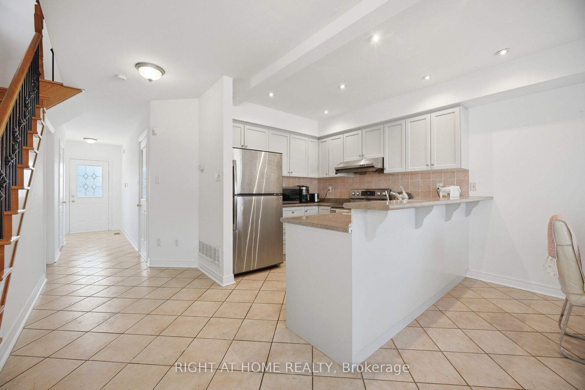 8 Richelieu Court