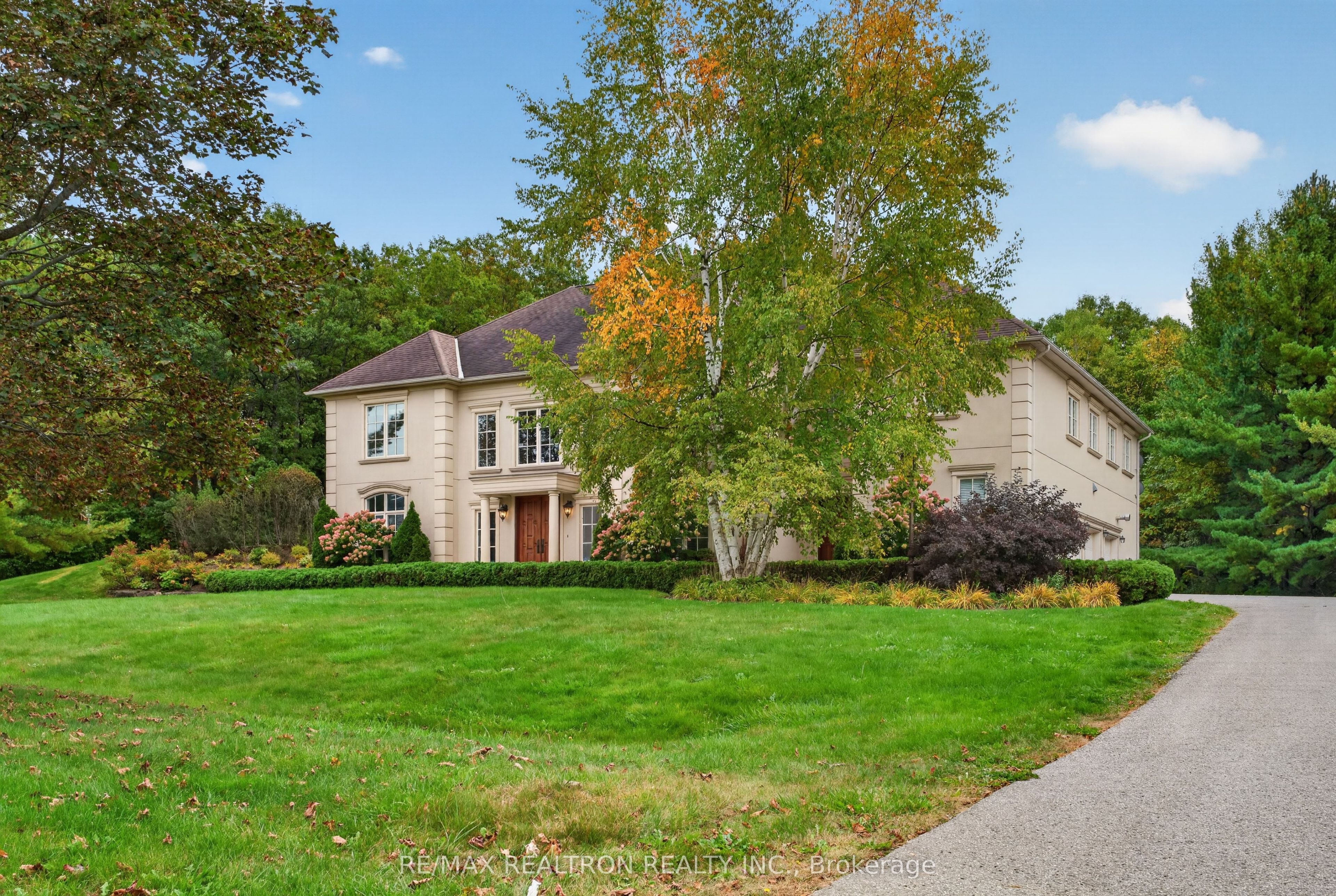 65 Kingswood Drive