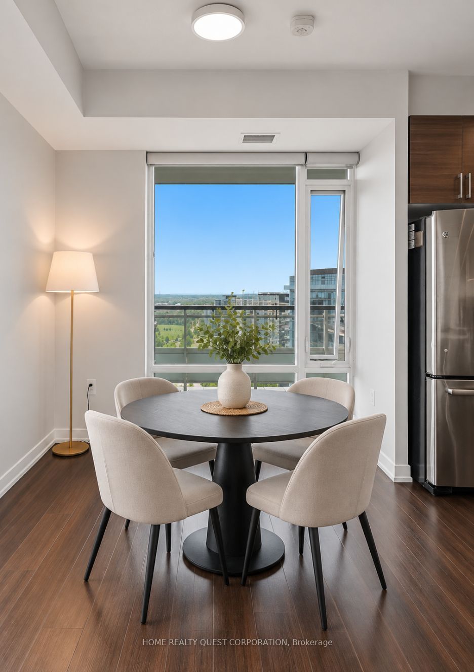 2560 Eglinton Avenue W 2205