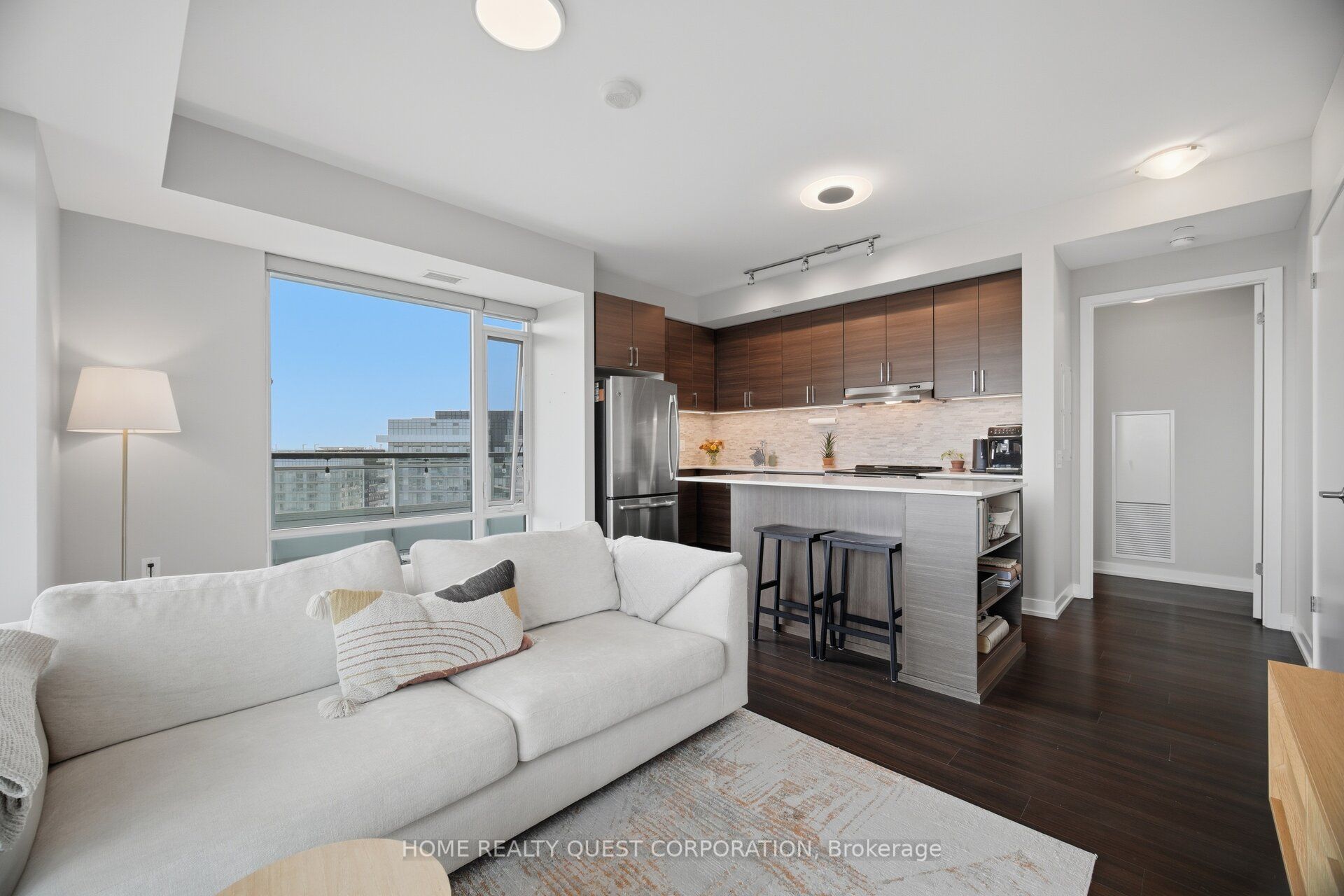 2560 Eglinton Avenue W 2205