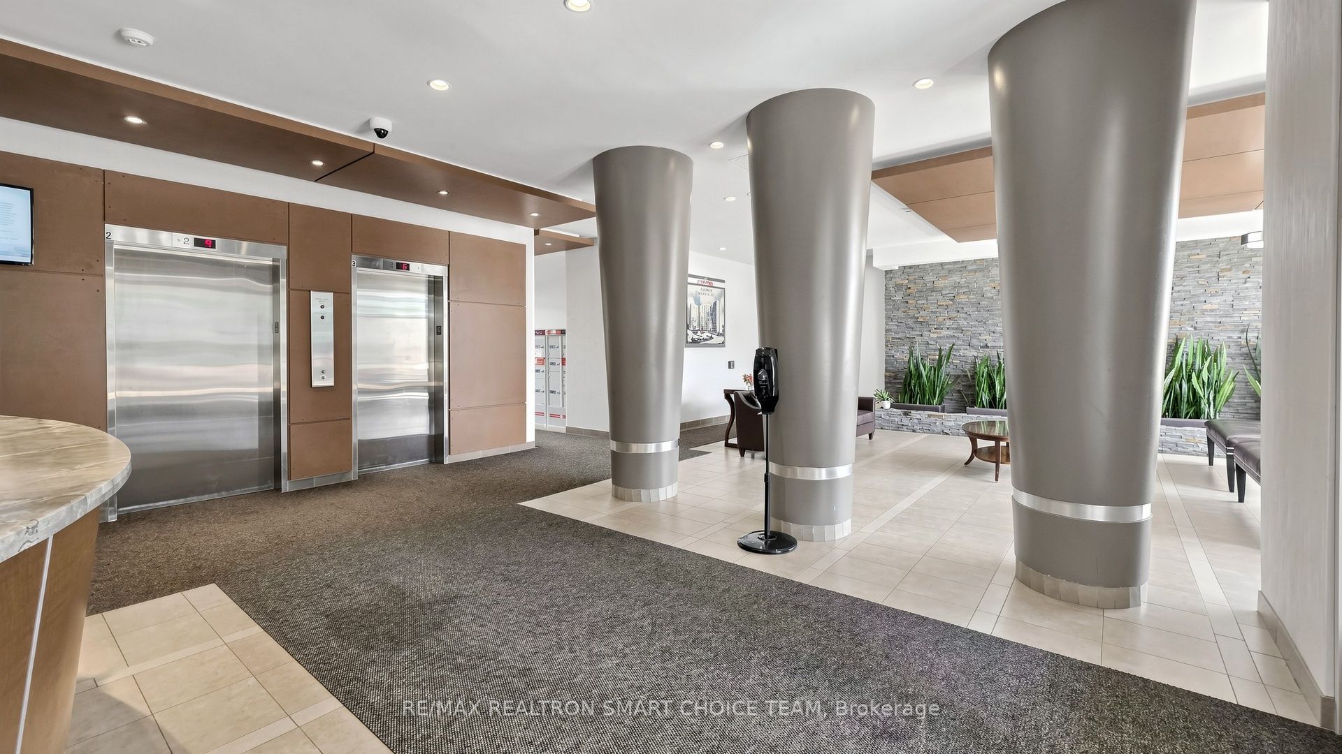 50 Kingsbridge Garden Circle 504