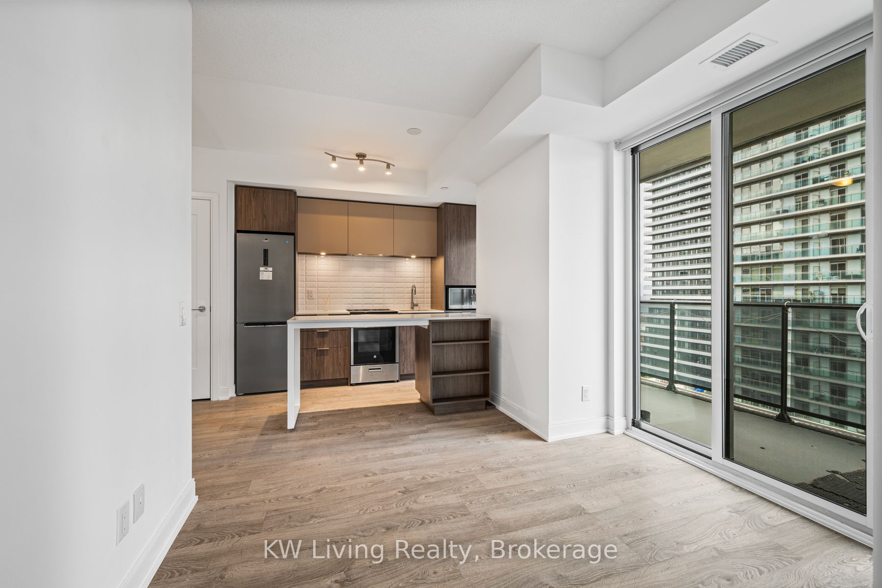 70 Annie Craig Drive 1408