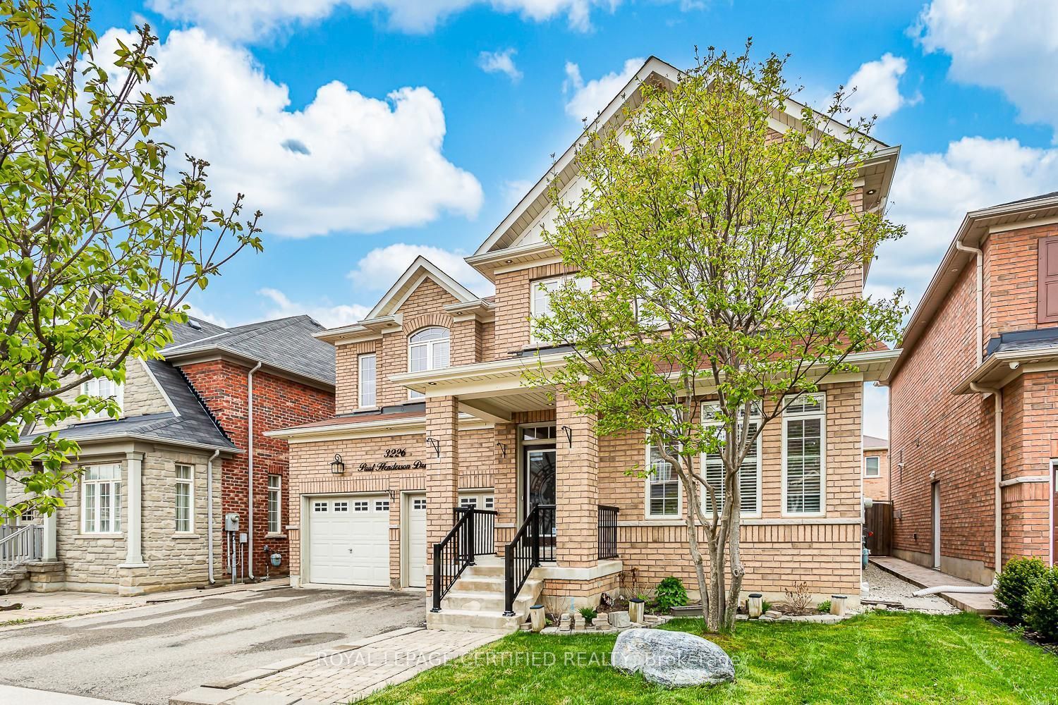 3226 Paul Henderson Drive