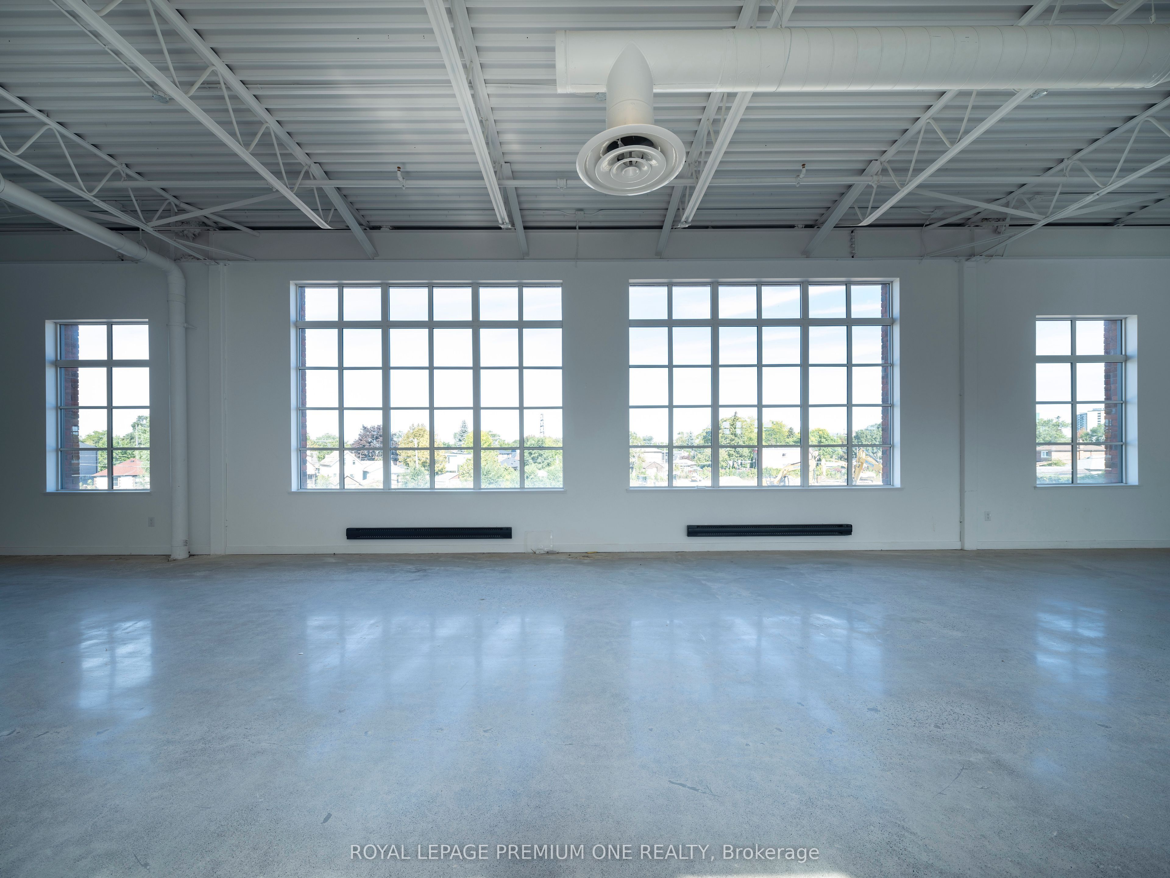 2650 St Clair Avenue W