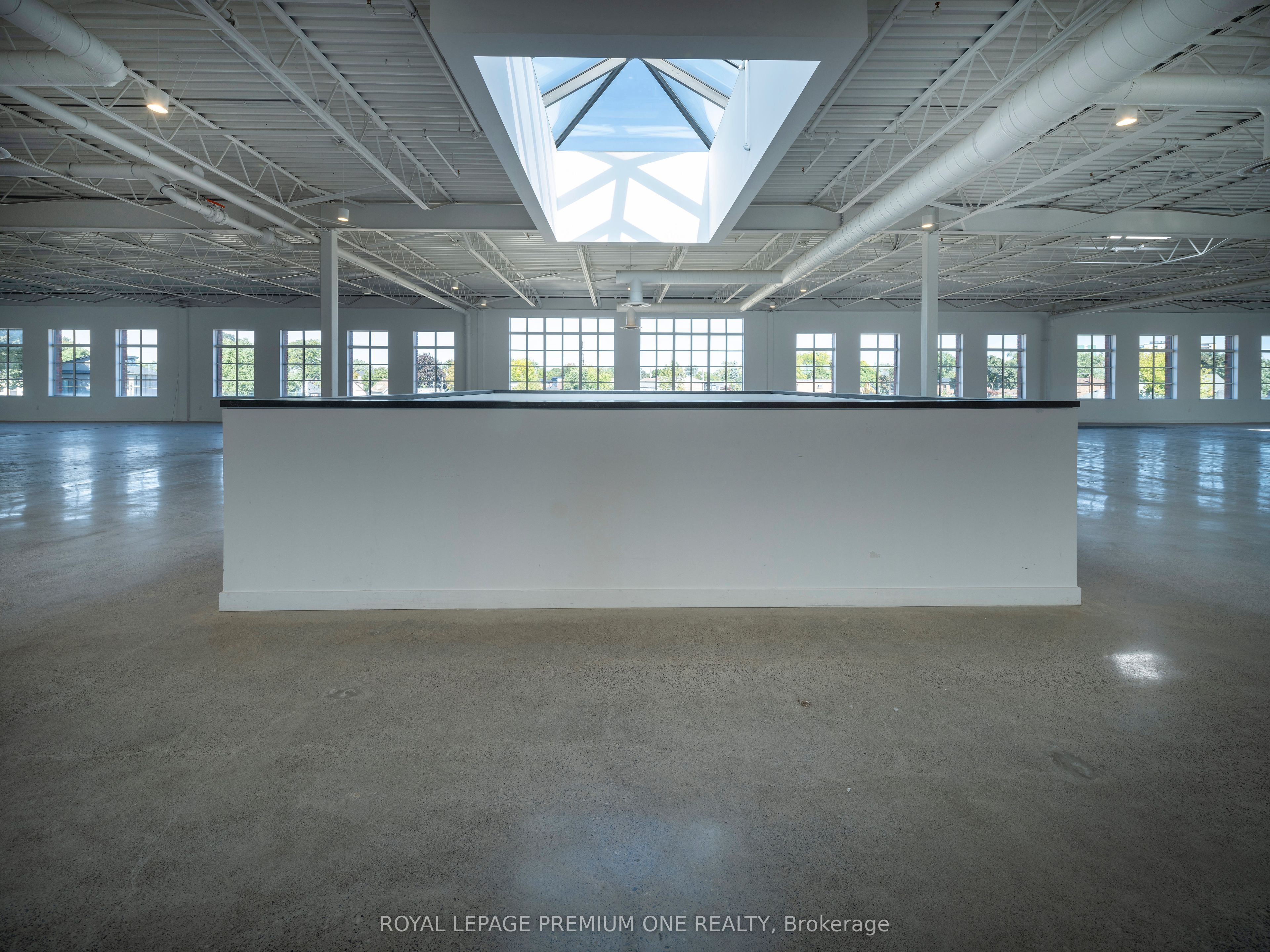 2650 St Clair Avenue W